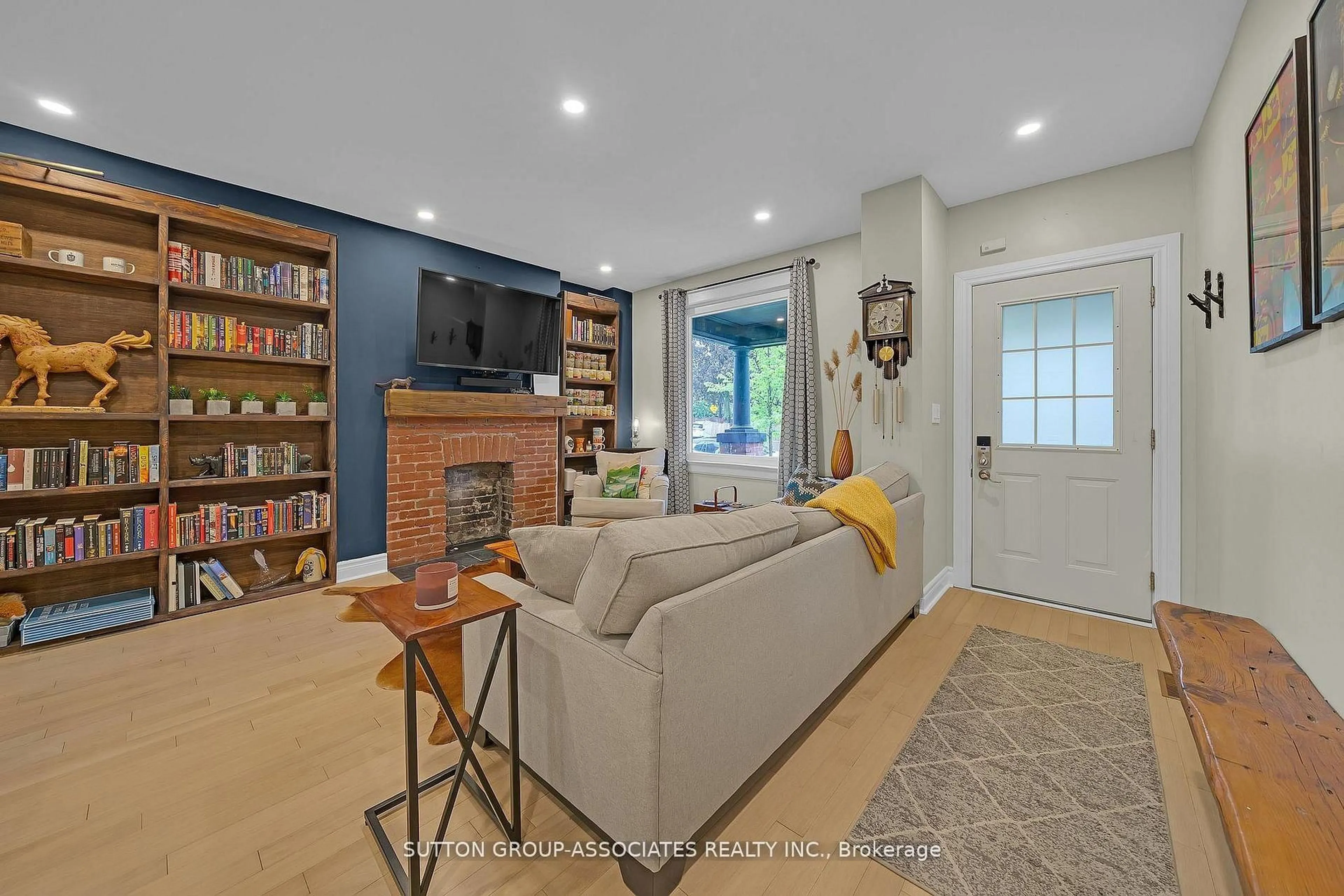 Living room with furniture, unknown for 69 Dagmar Ave, Toronto Ontario M4M 1V9