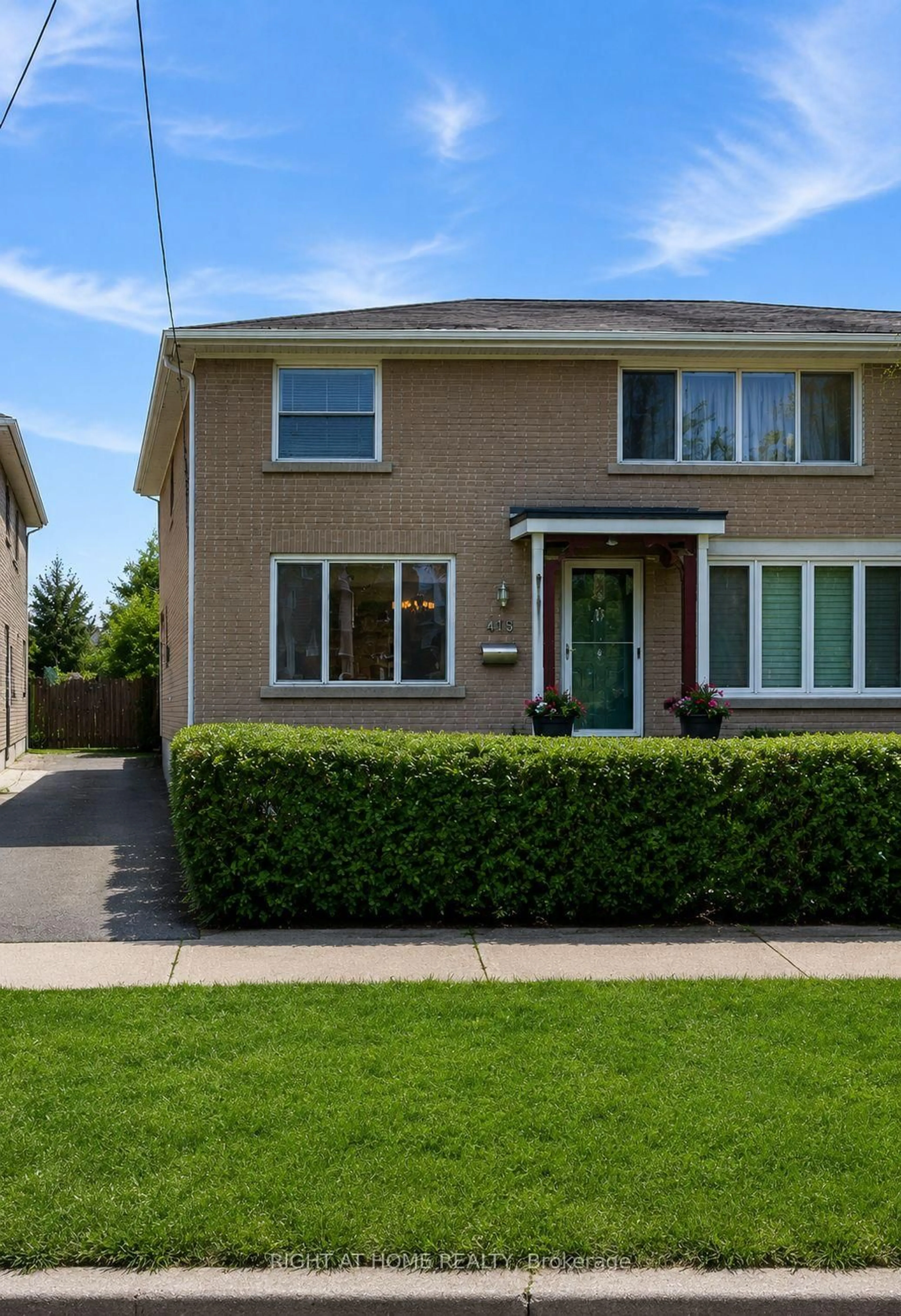 Home with vinyl exterior material, street for 139 Vauxhall Dr, Toronto Ontario M1P 1R5