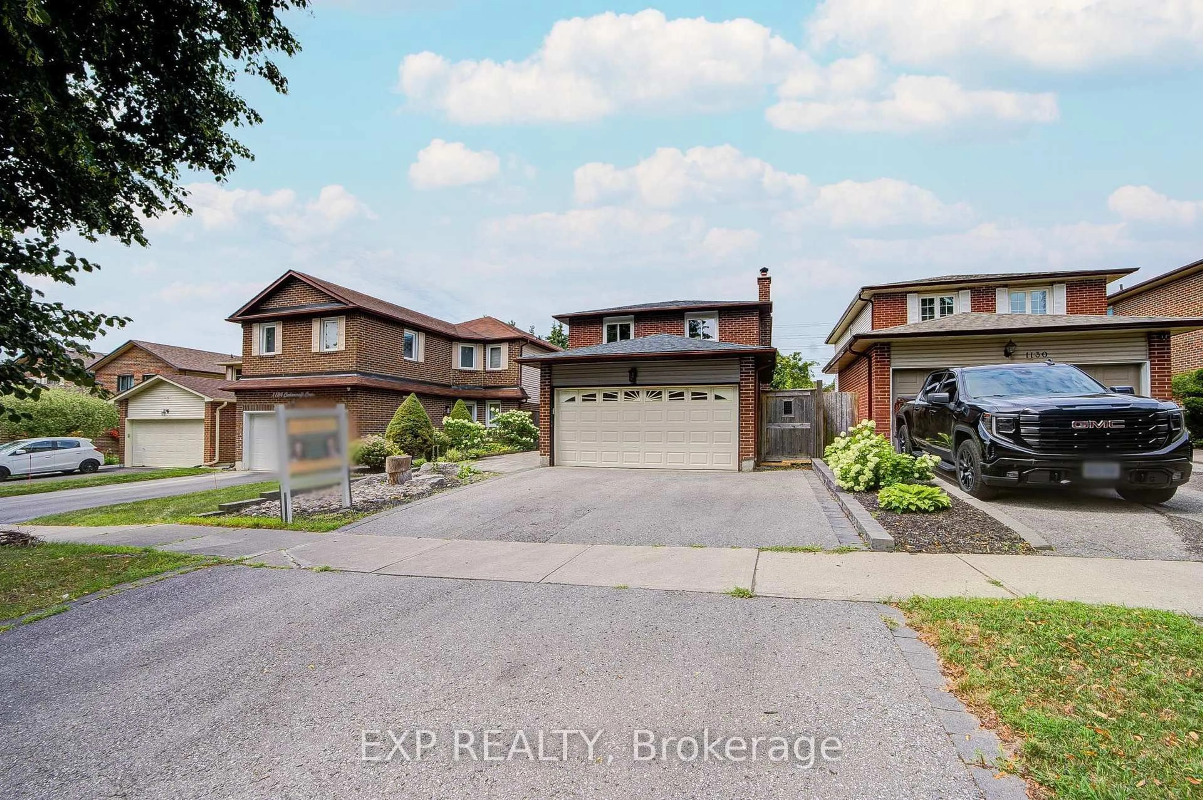 A pic from outside/outdoor area/front of a property/back of a property/a pic from drone, street for 1132 Cedarcroft Cres, Pickering Ontario L1X 1R8