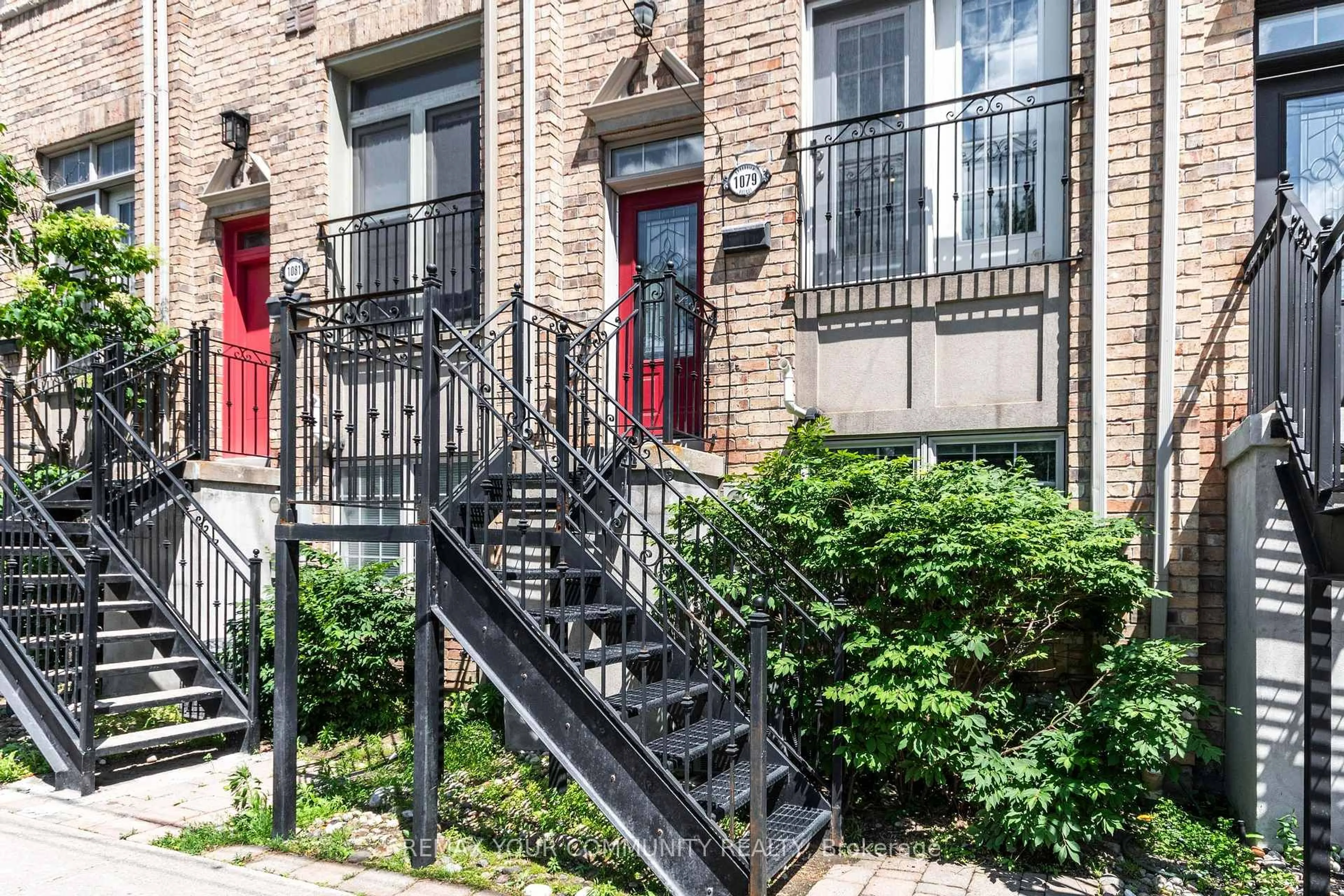 Unknown for 1079 Broadview Ave, Toronto Ontario M4K 2S4