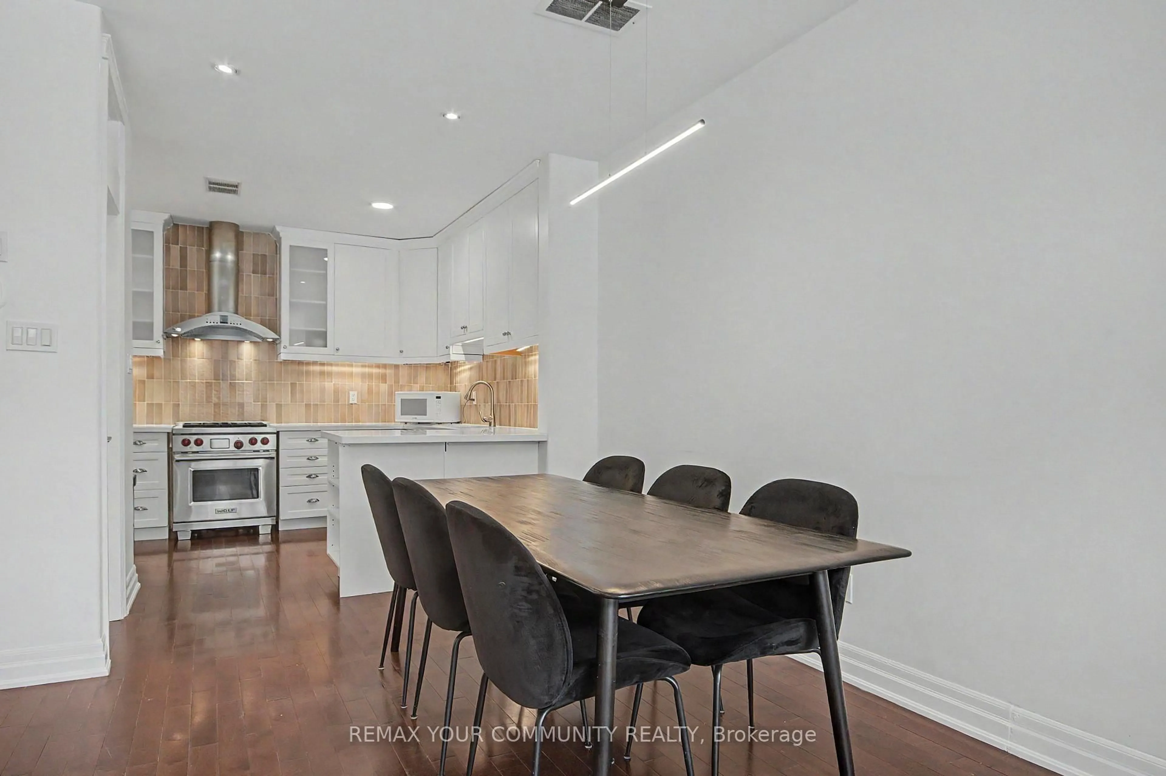 Unknown for 1079 Broadview Ave, Toronto Ontario M4K 2S4