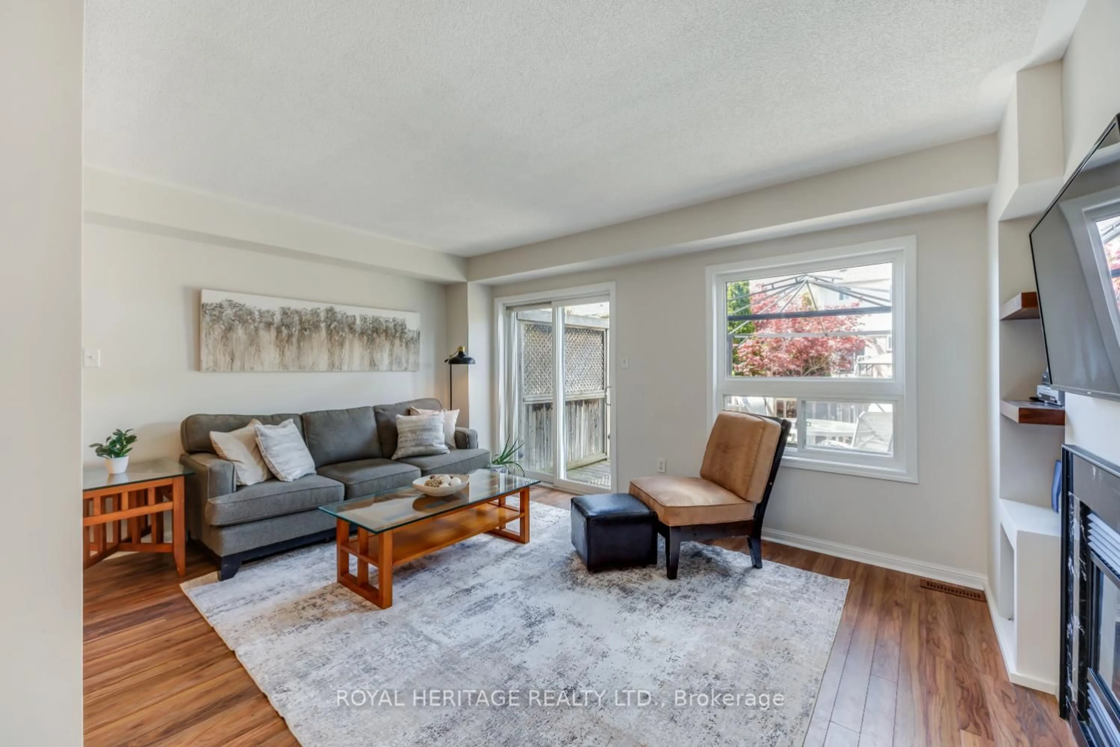 Living room with furniture, unknown for 41 Toscana Dr, Whitby Ontario L1R 2Z4