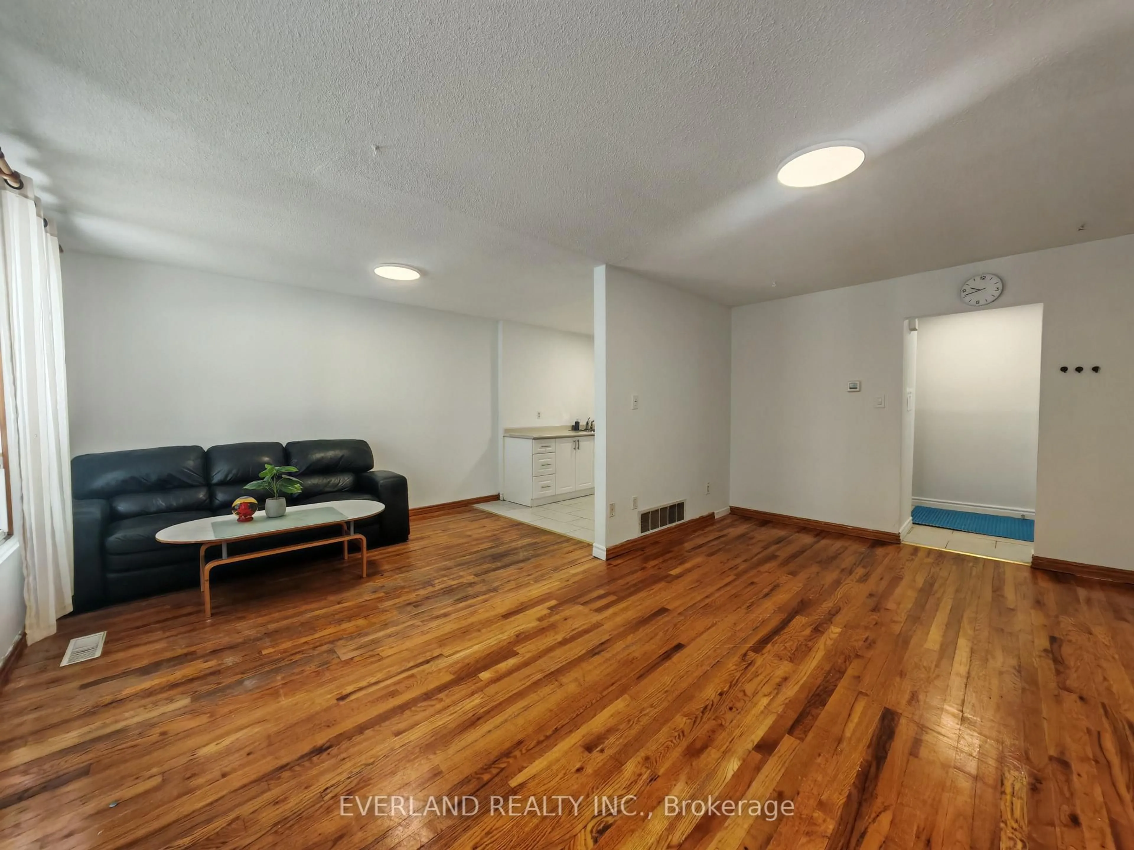 A pic of a room for 18 Camberley Crt, Toronto Ontario M1B 2S6