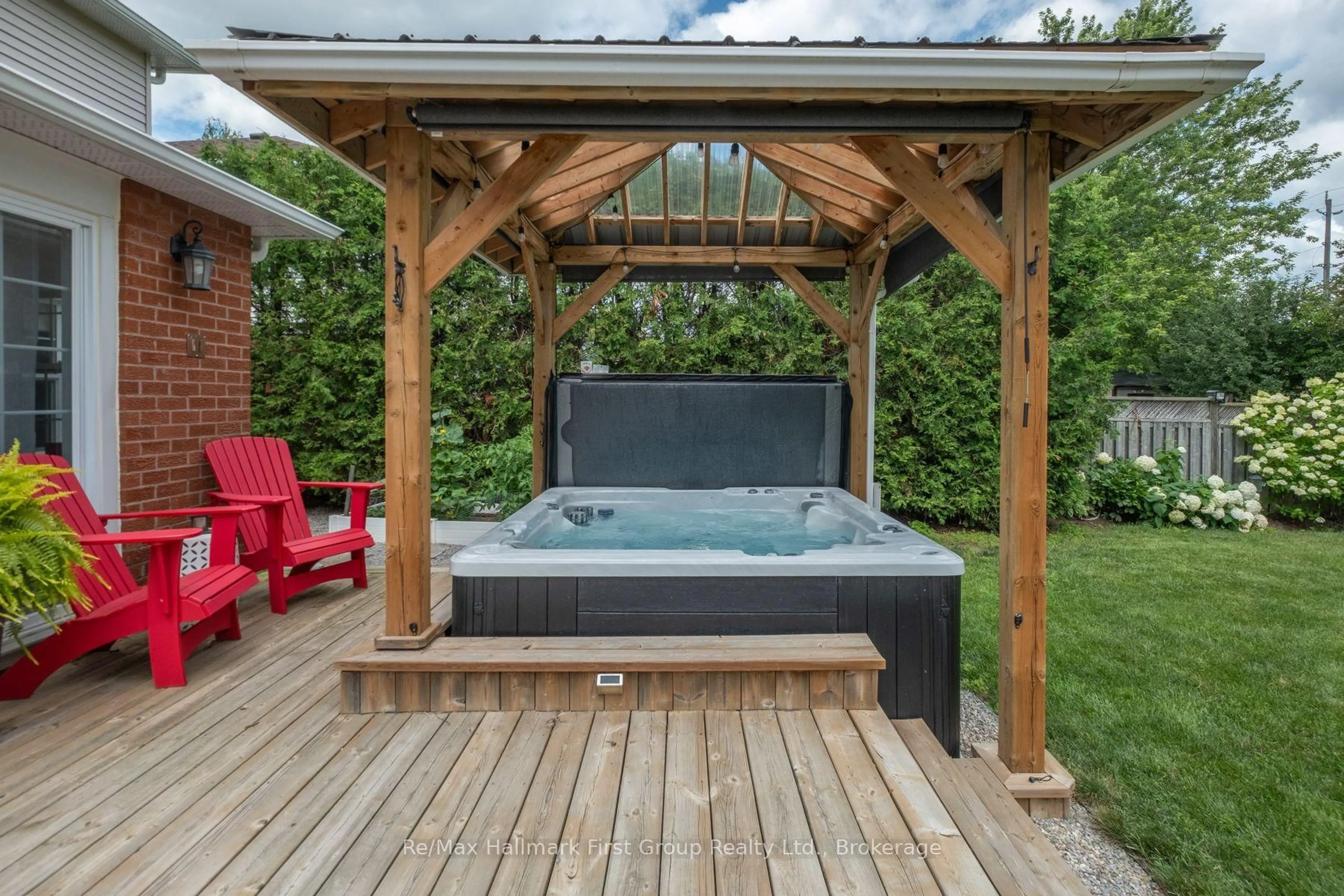 Patio, water/lake/river/ocean view for 24 Strathmanor Dr, Clarington Ontario L1C 4L3