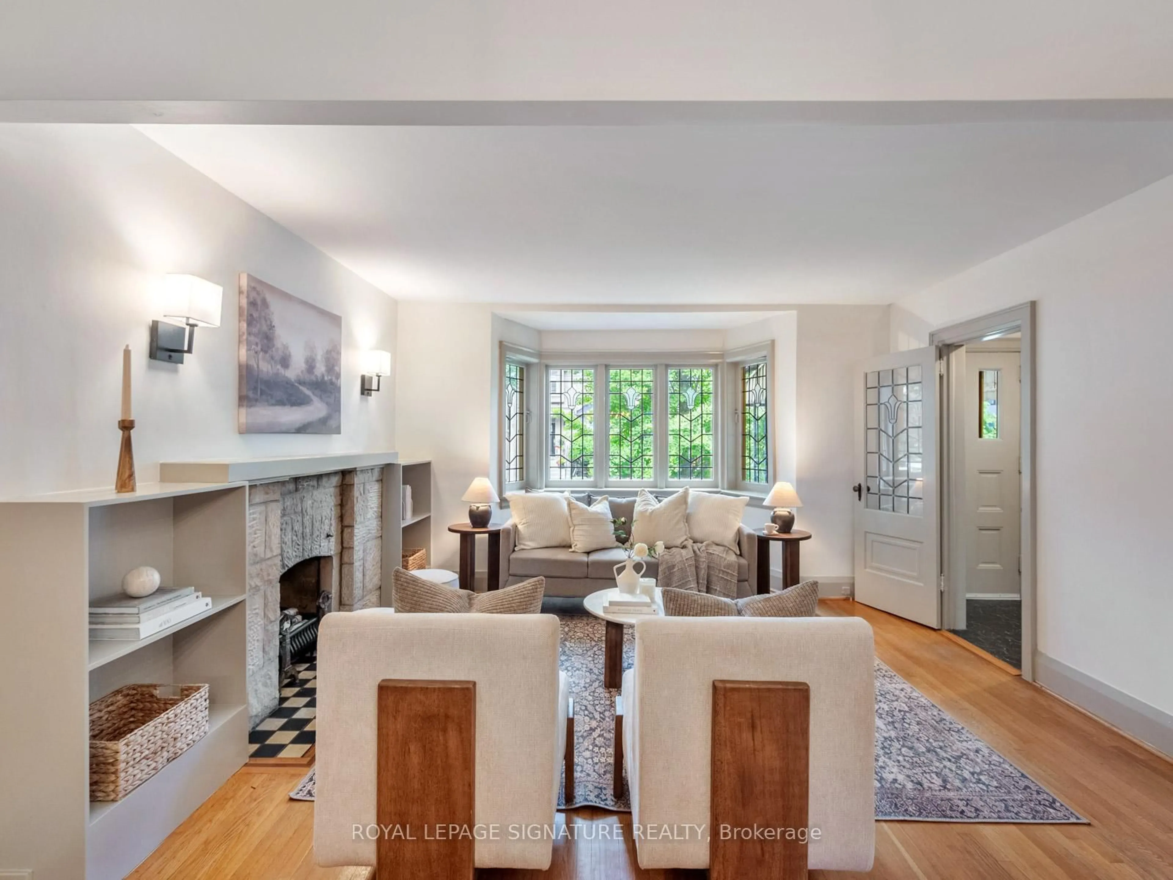 Living room with furniture, unknown for 37 Chilton Rd, Toronto Ontario M4J 3C7