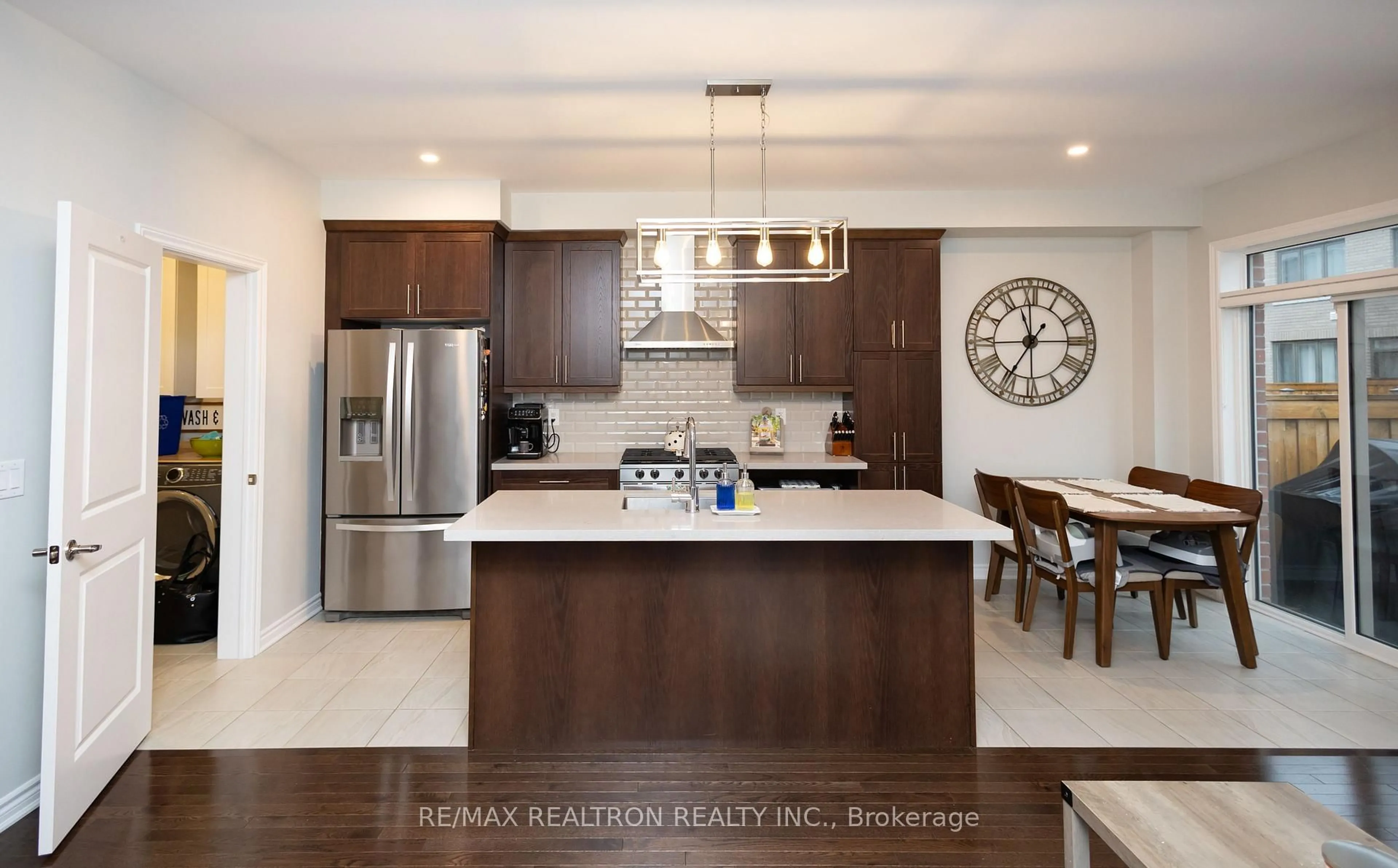 Open concept kitchen, unknown for 28 MARLBOROUGH St, Whitby Ontario L1R 0R1