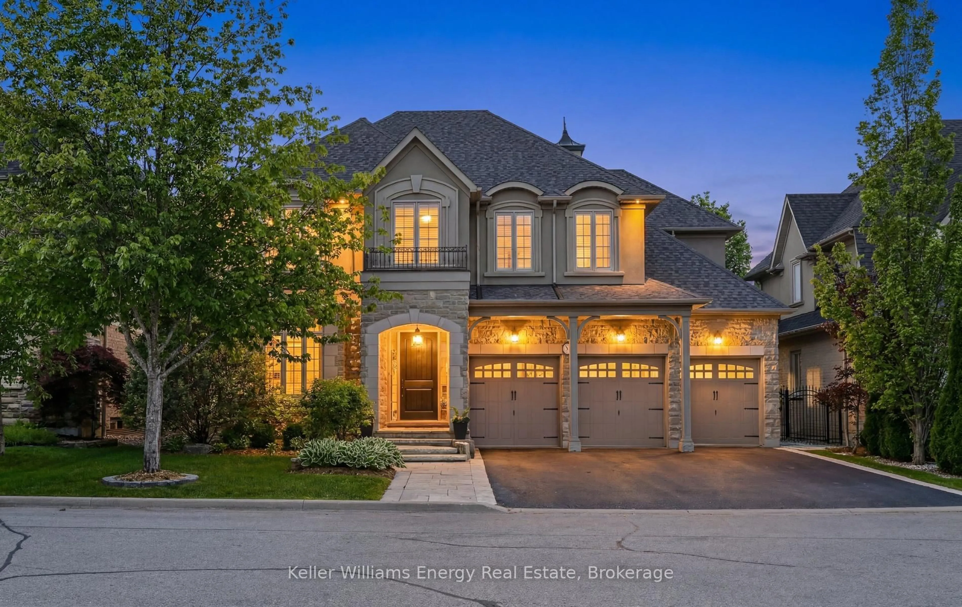 Home with brick exterior material, street for 7 Woodington Crt, Whitby Ontario L1M 0C6