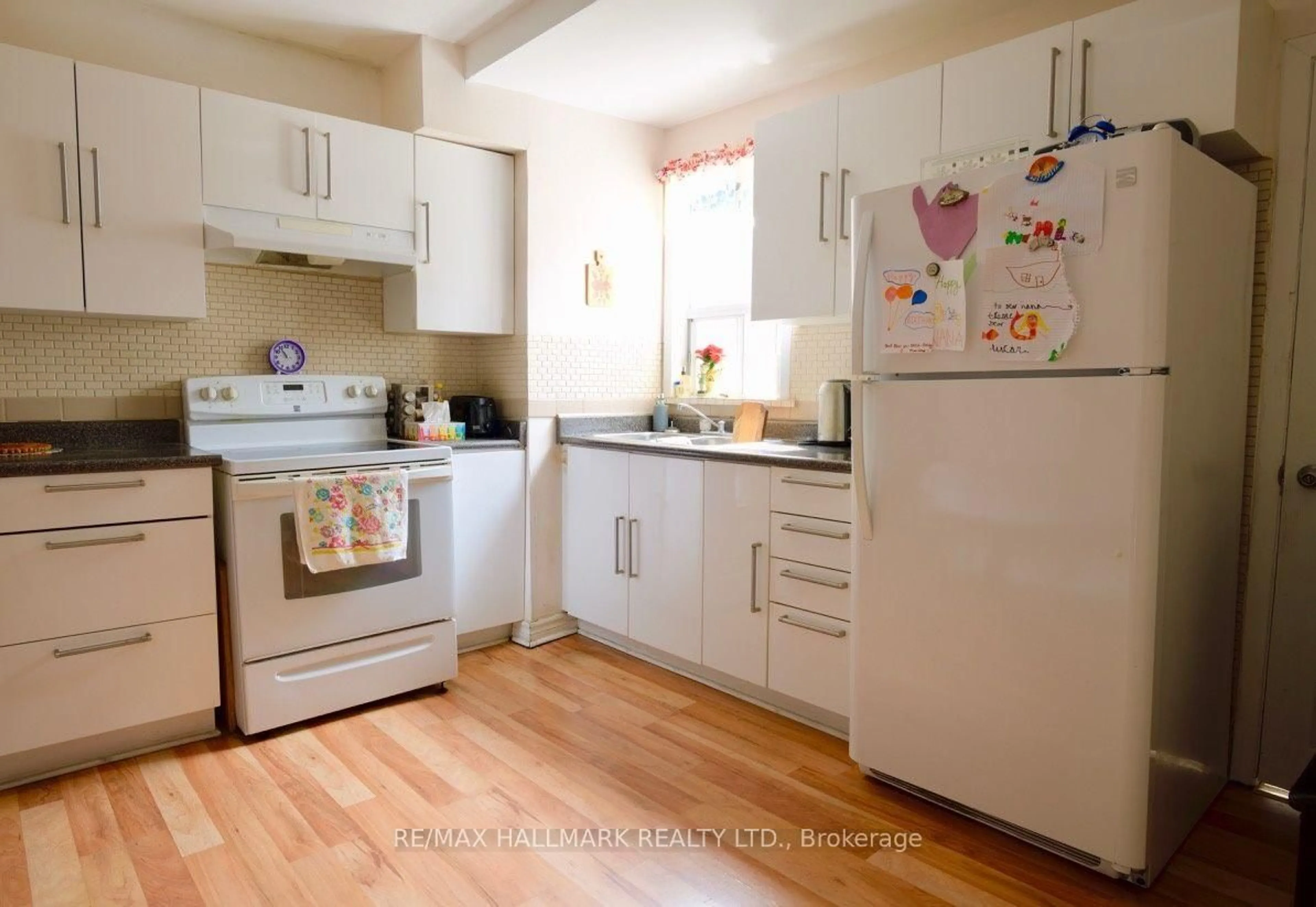 Standard kitchen, unknown for 47 Dentonia Park Ave, Toronto Ontario M4C 1W6