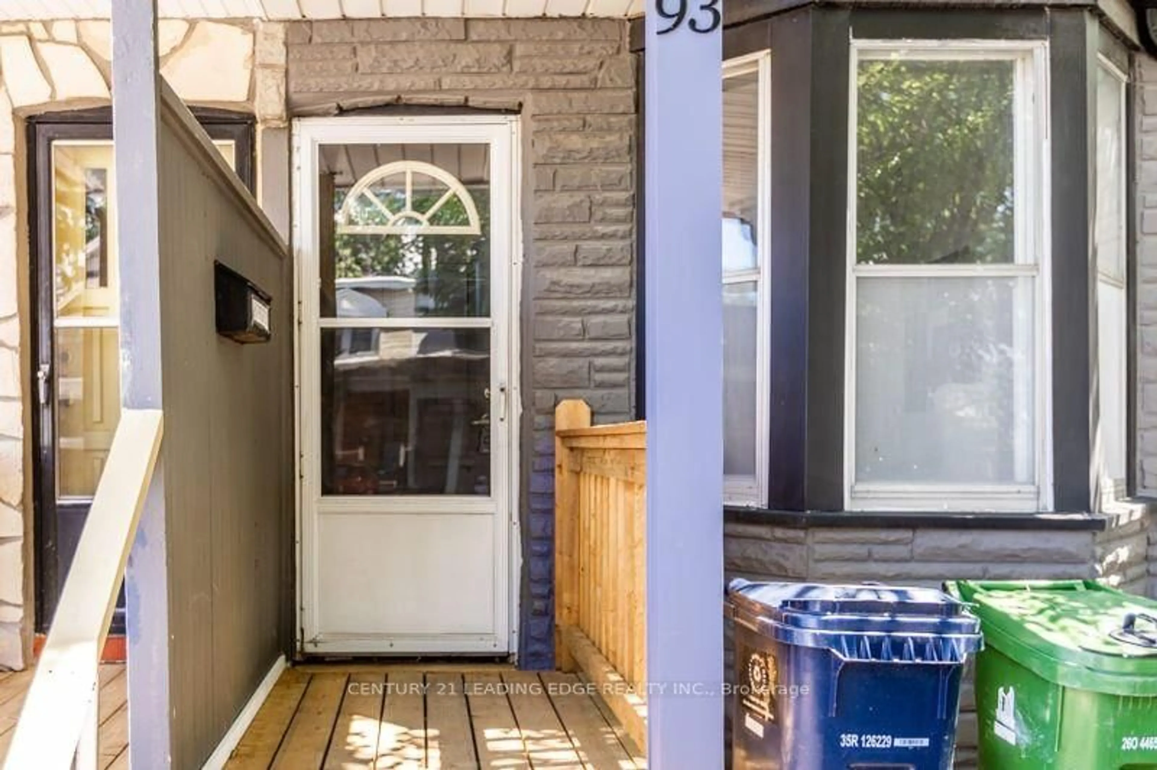 Indoor entryway for 93 Muriel Ave, Toronto Ontario M4J 2Y3