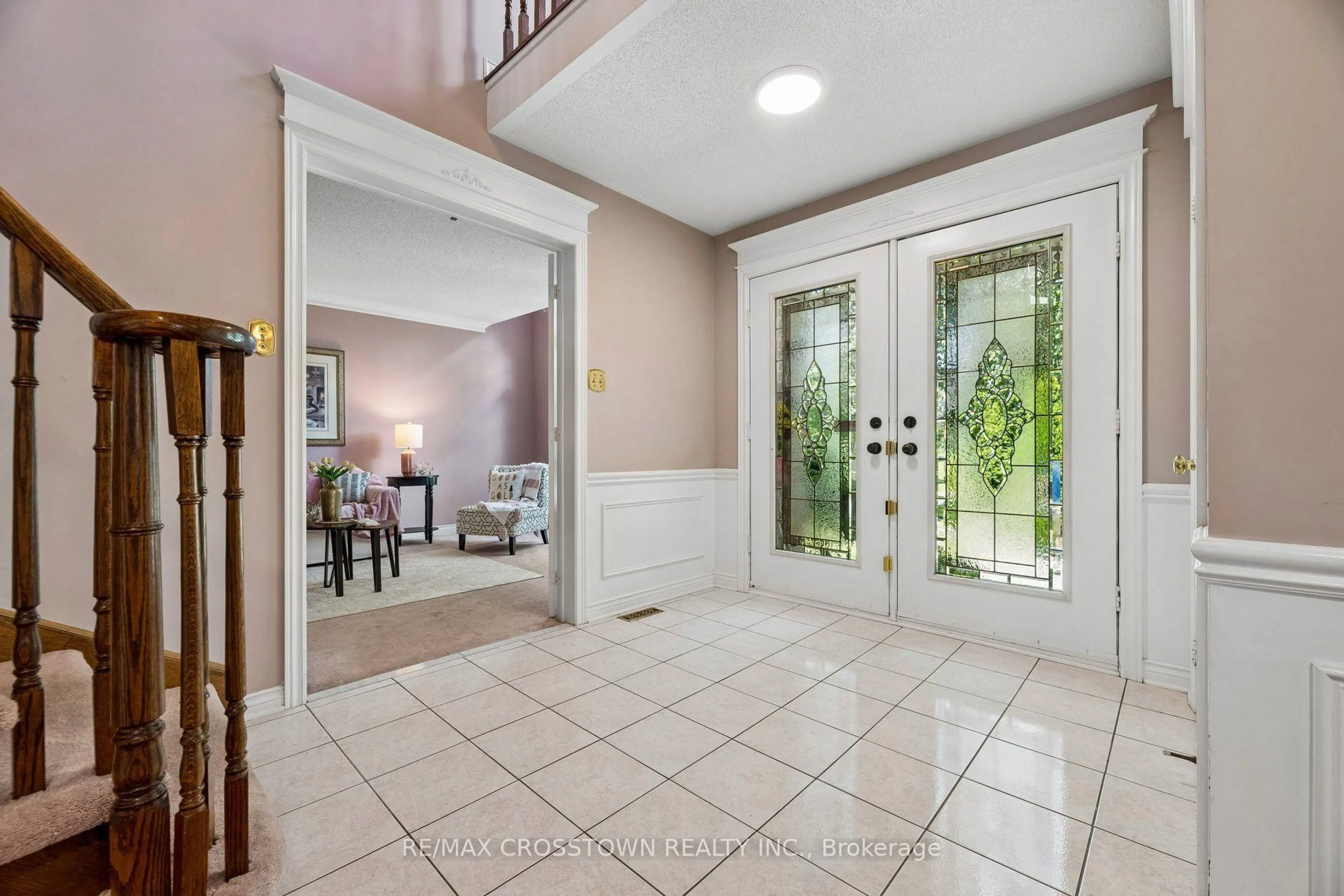 Indoor entryway for 108 Mcquay Blvd, Whitby Ontario L1P 1L5