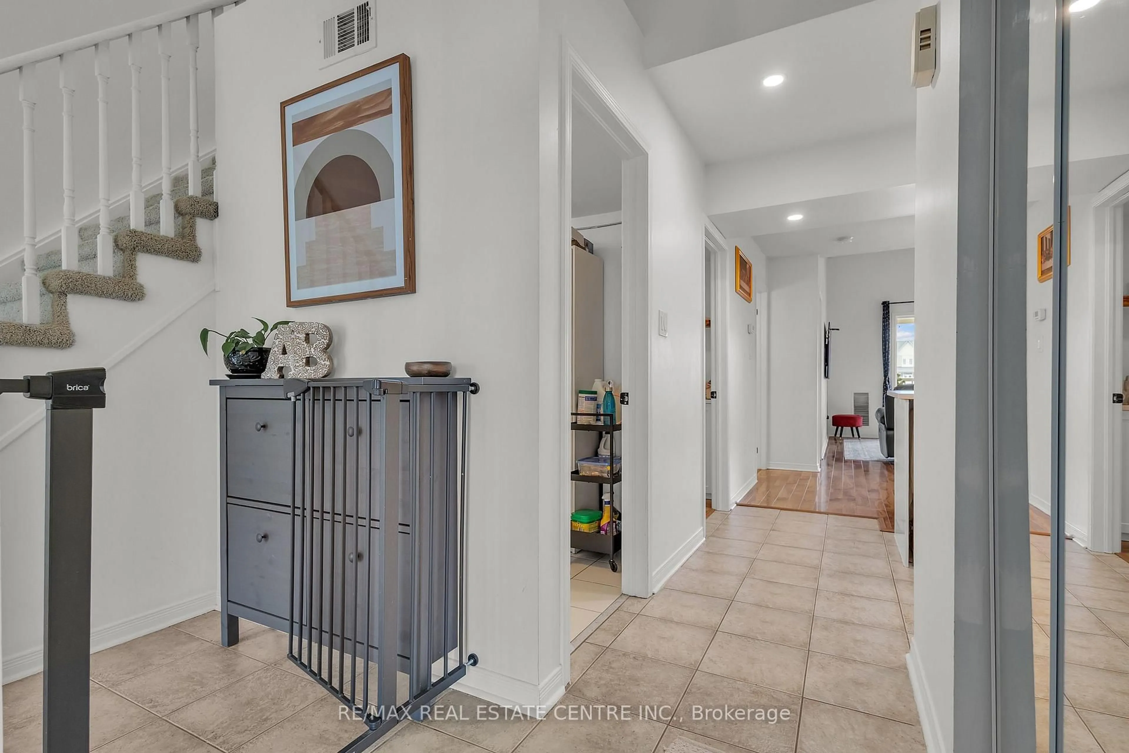 Indoor entryway for 51 Petra Way #3, Whitby Ontario L1R 0A8
