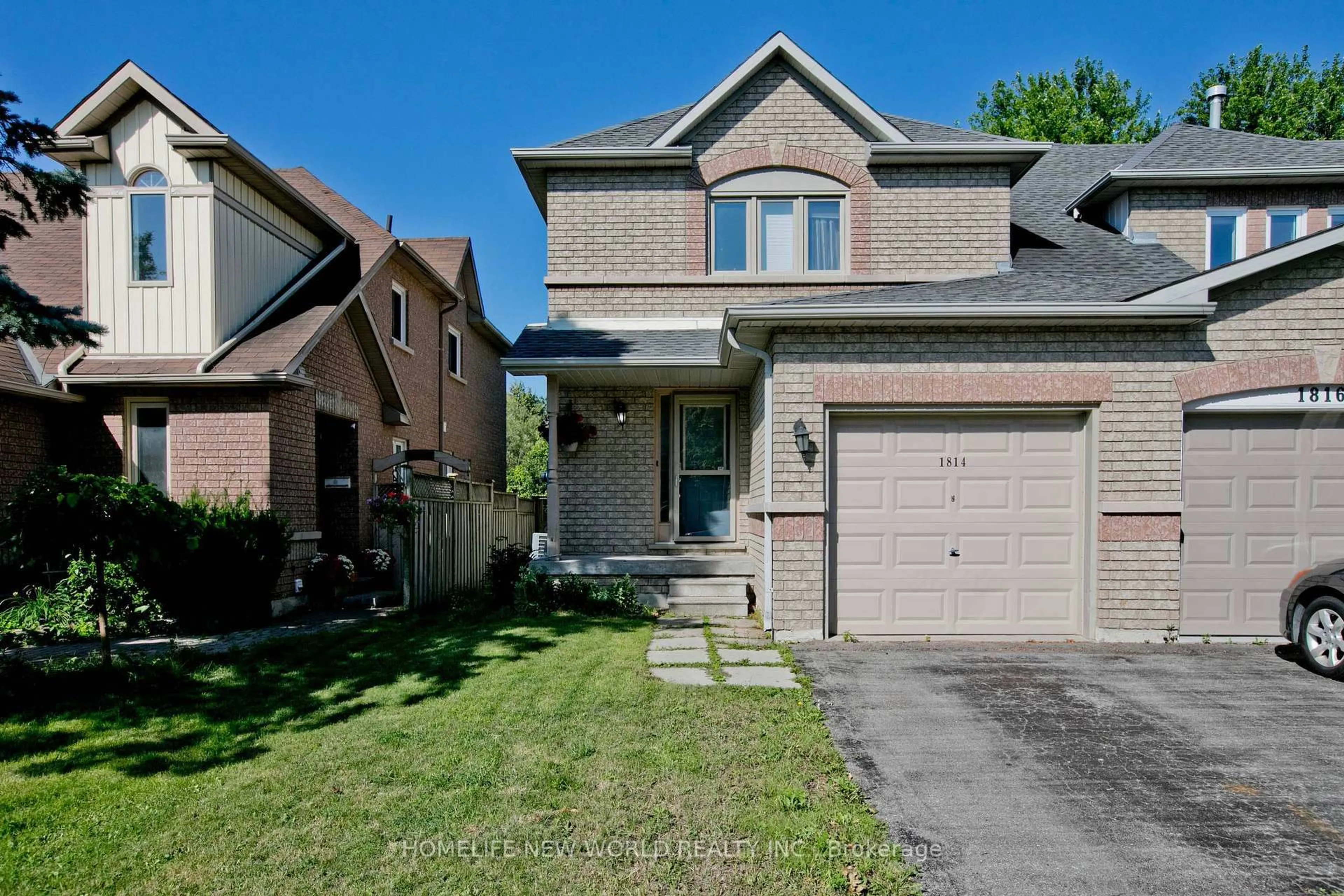 Home with brick exterior material, street for 1814 Woodgate Crt, Oshawa Ontario L1G 7Z1
