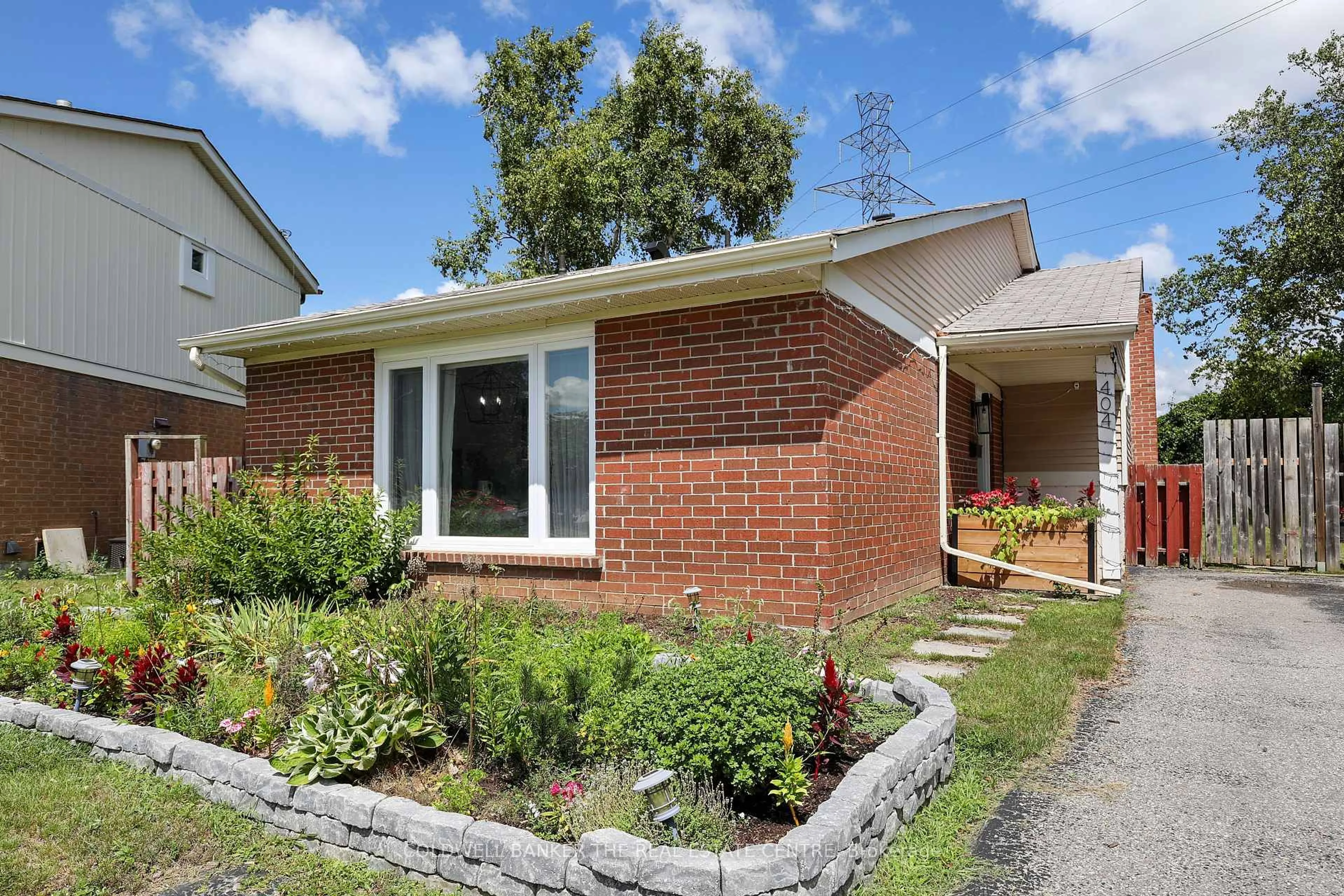 Home with brick exterior material, street for 404 Burnley Crt, Oshawa Ontario L1G 7G6