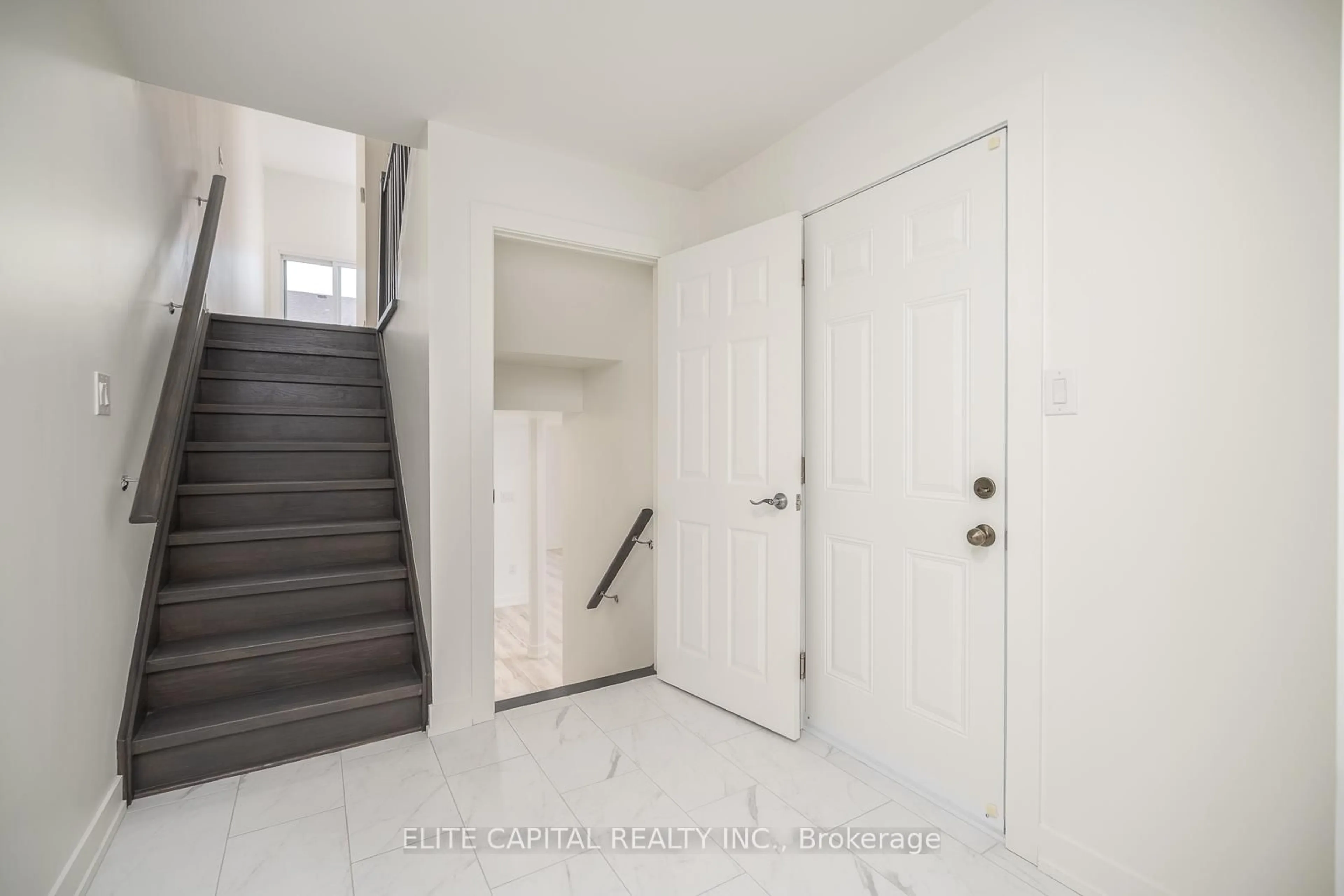 Unknown for 1995 Pine Grove Ave #12, Pickering Ontario L1V 6W4
