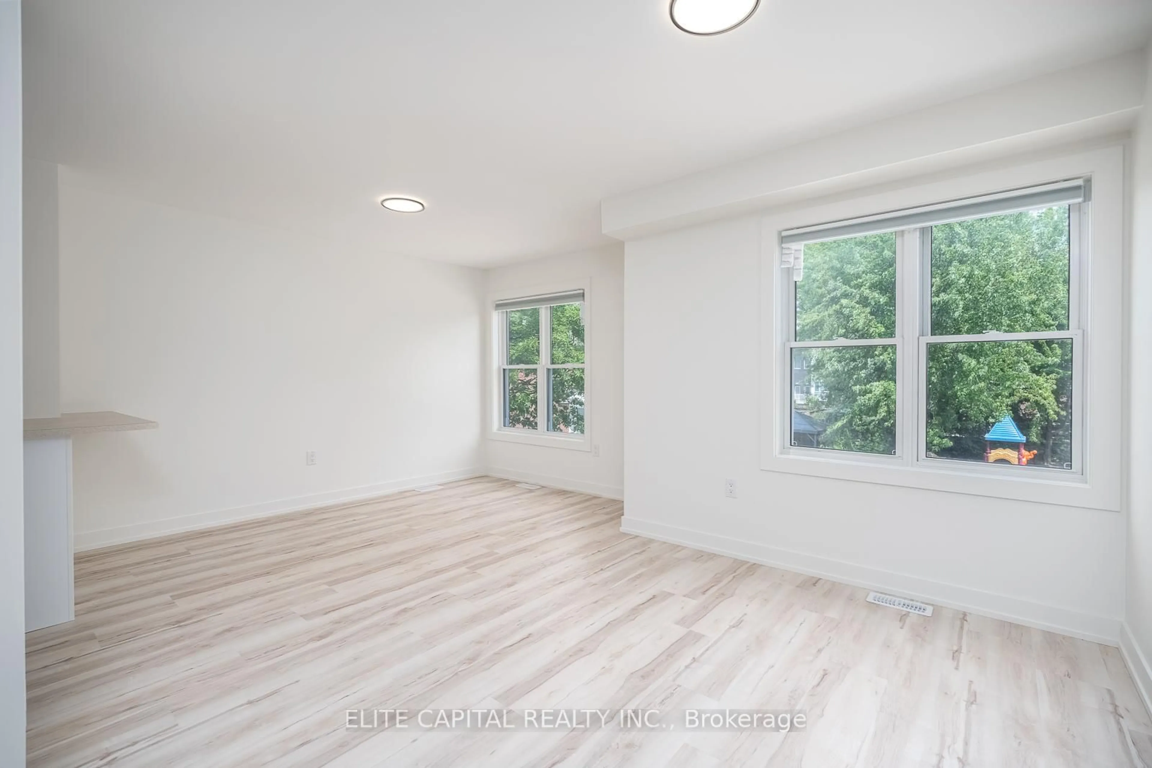 A pic of a room for 1995 Pine Grove Ave #12, Pickering Ontario L1V 6W4