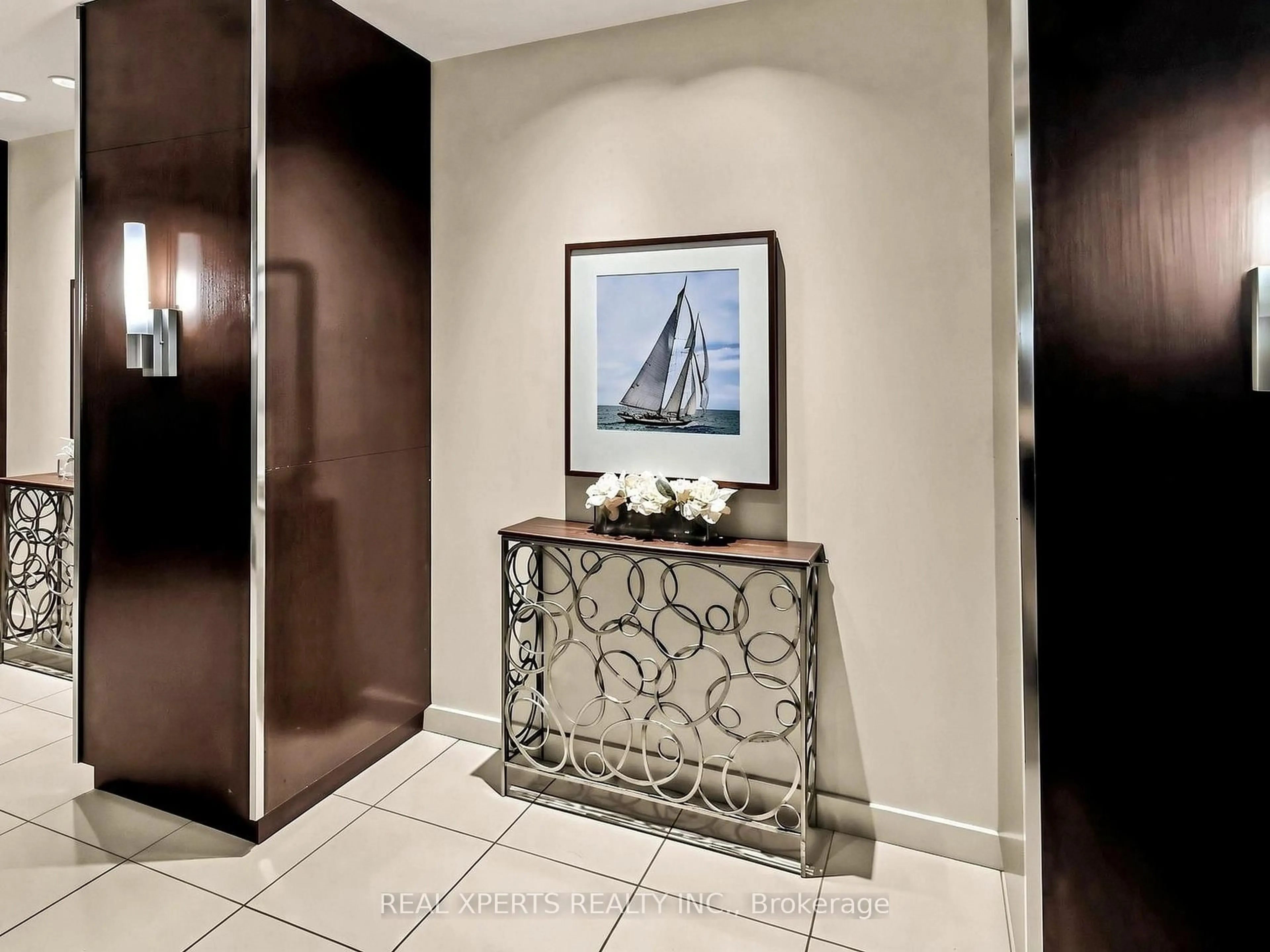 Indoor entryway for 36 Lee Centre Dr #1905, Toronto Ontario M1H 3J1