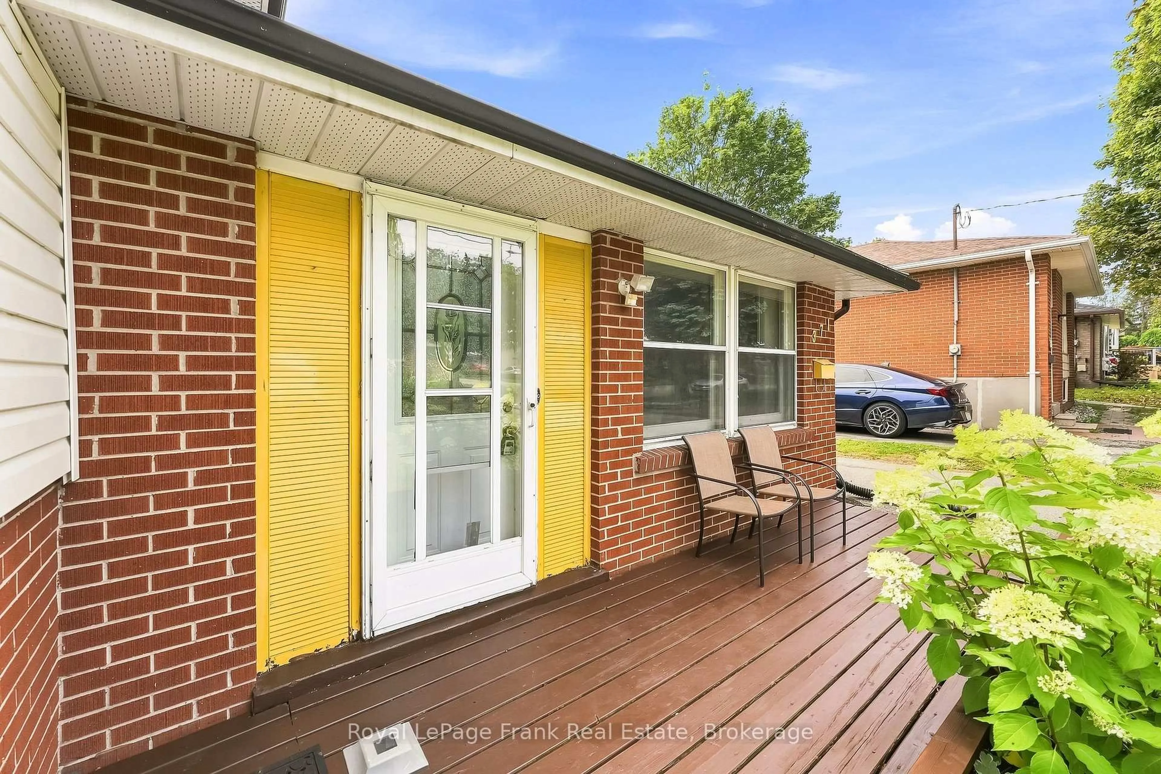 Home with brick exterior material, street for 371 Trafalgar Ave, Oshawa Ontario L1H 3V2