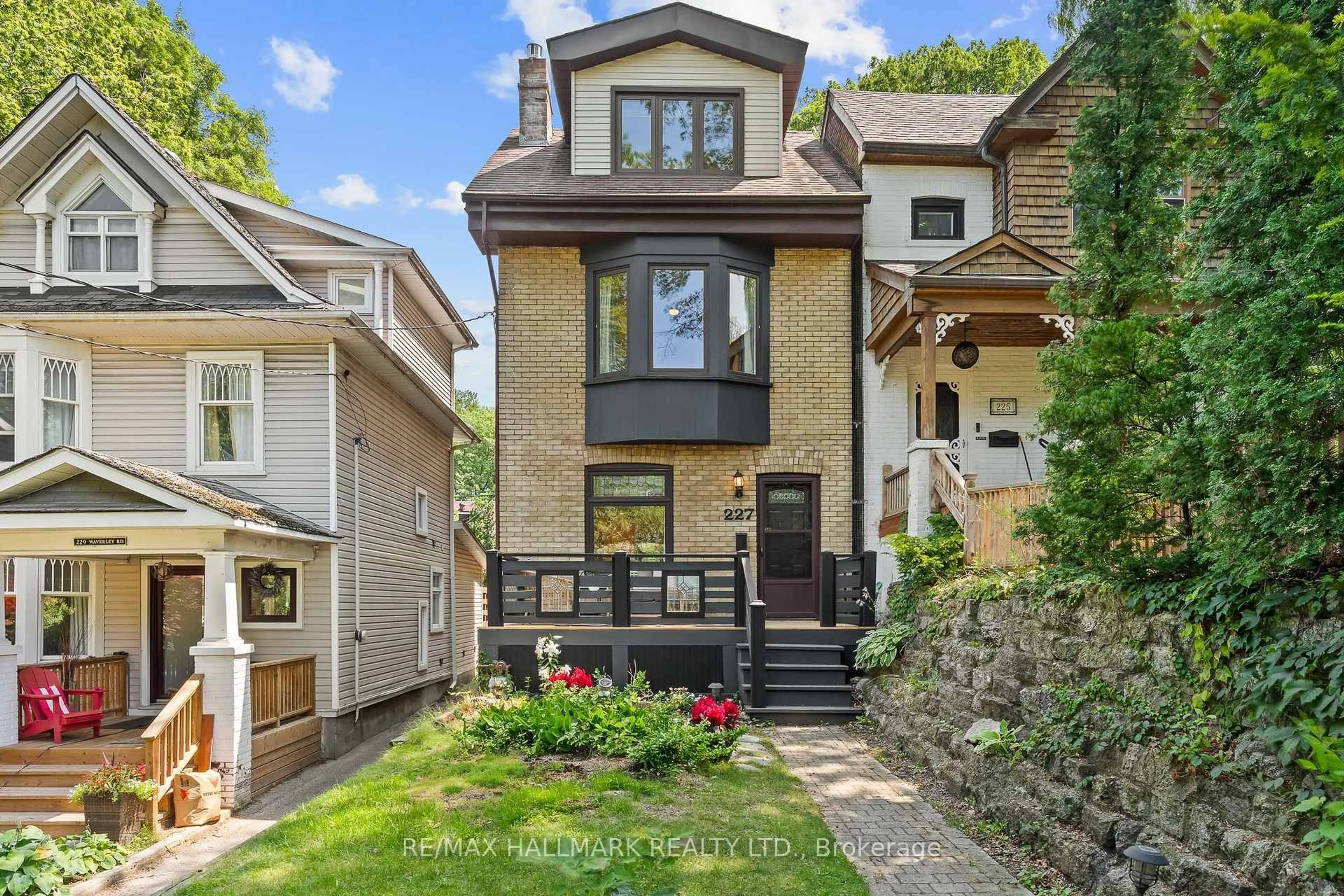 Unknown for 227 Waverley Rd, Toronto Ontario M4L 3T4