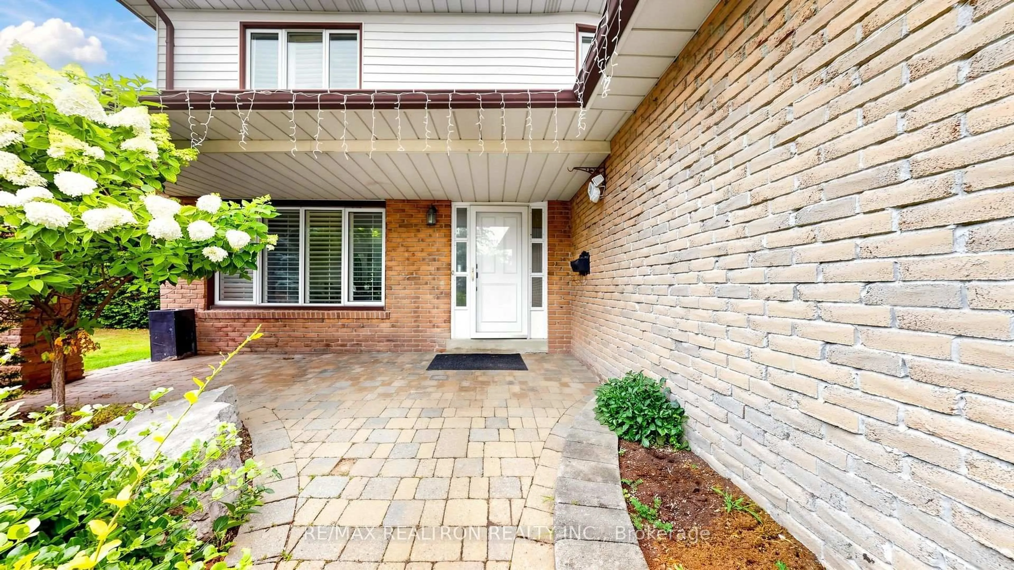 Unknown for 349 Siena Crt, Oshawa Ontario L1J 6V5