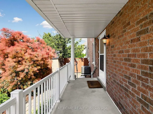 25 Teagarden Crt, Whitby 4