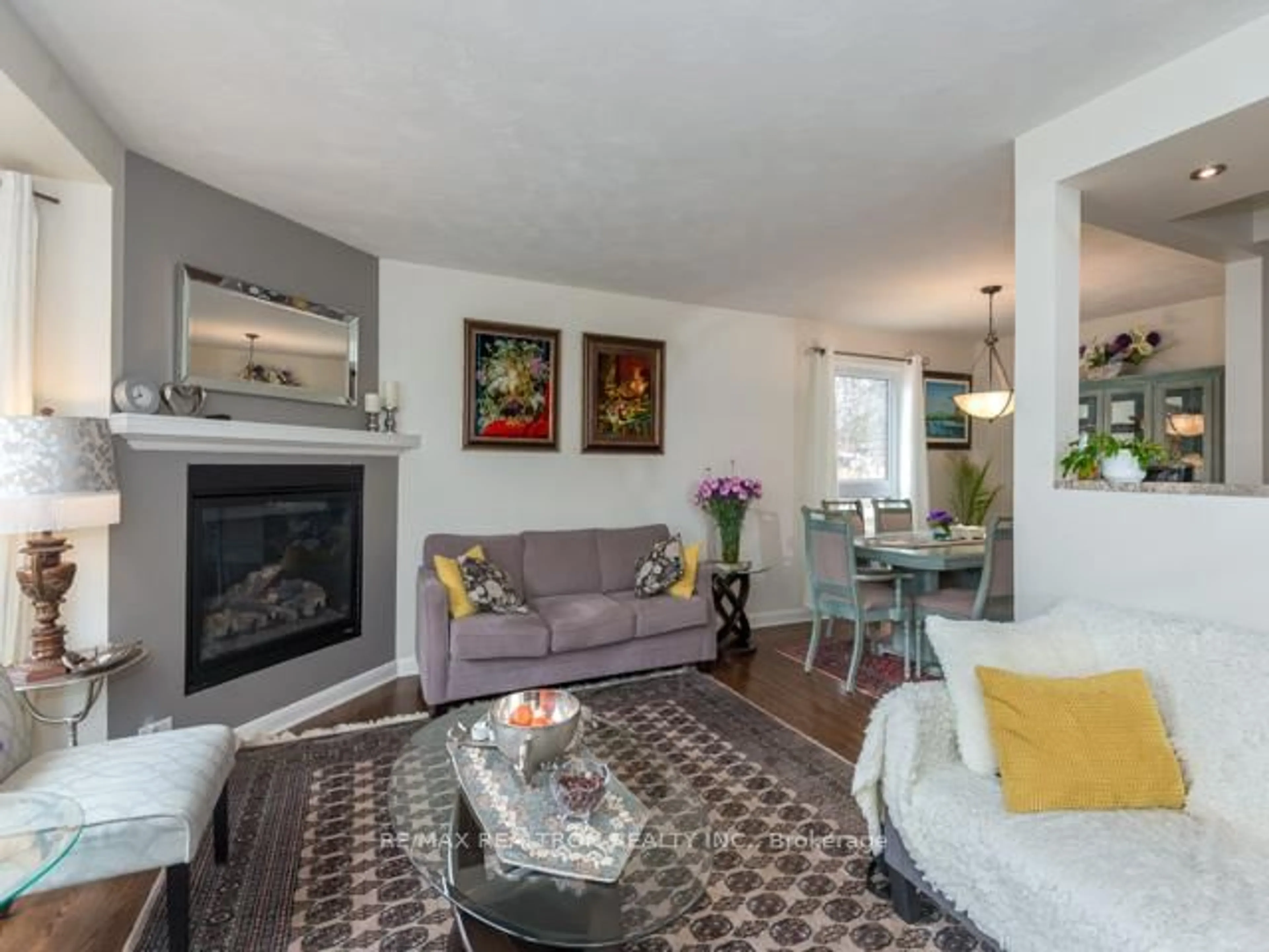Living room with furniture, unknown for 505 Colborne St, Whitby Ontario L1N 1W6
