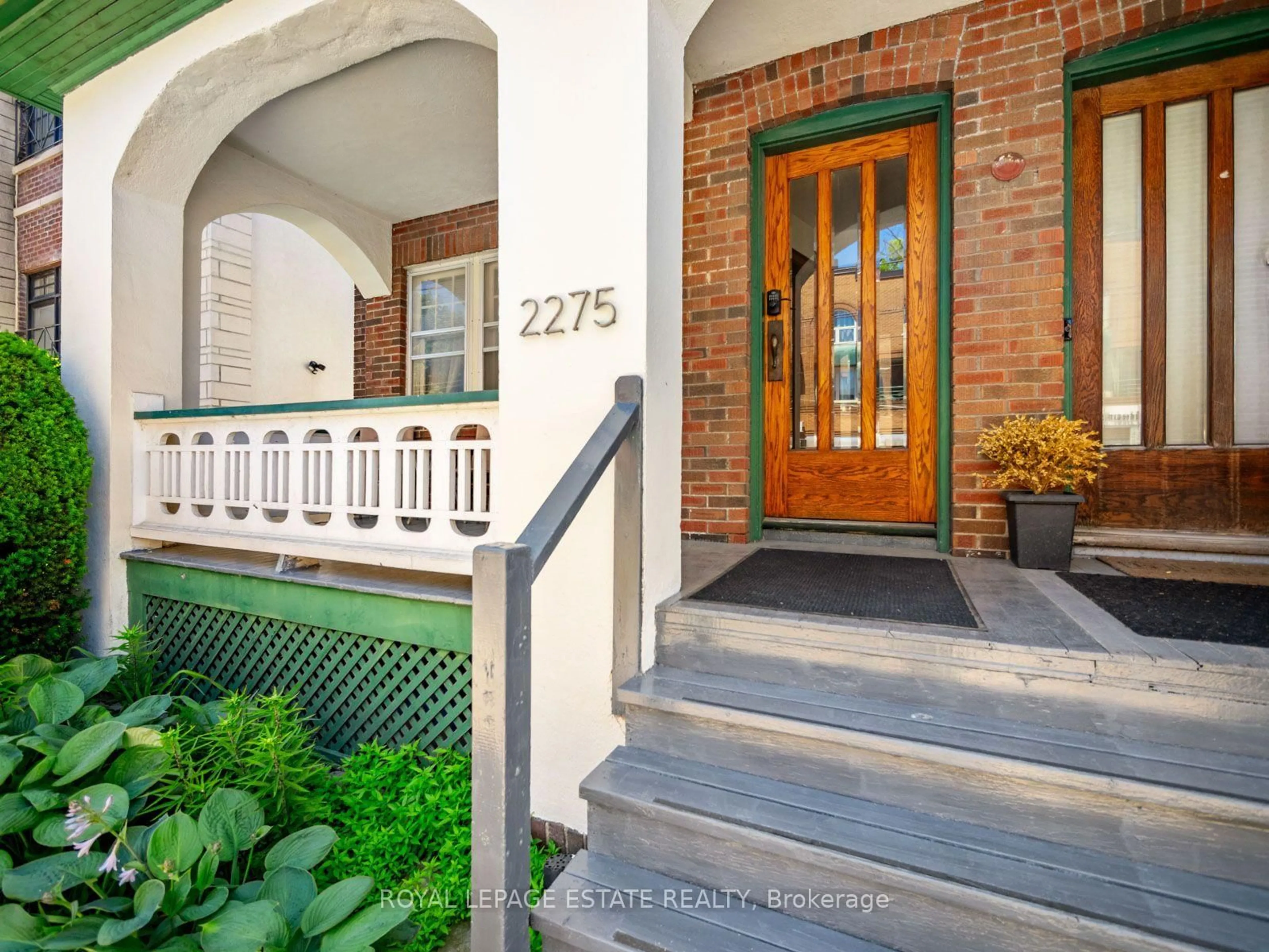 Indoor entryway for 2275 Queen St, Toronto Ontario M4E 1G5