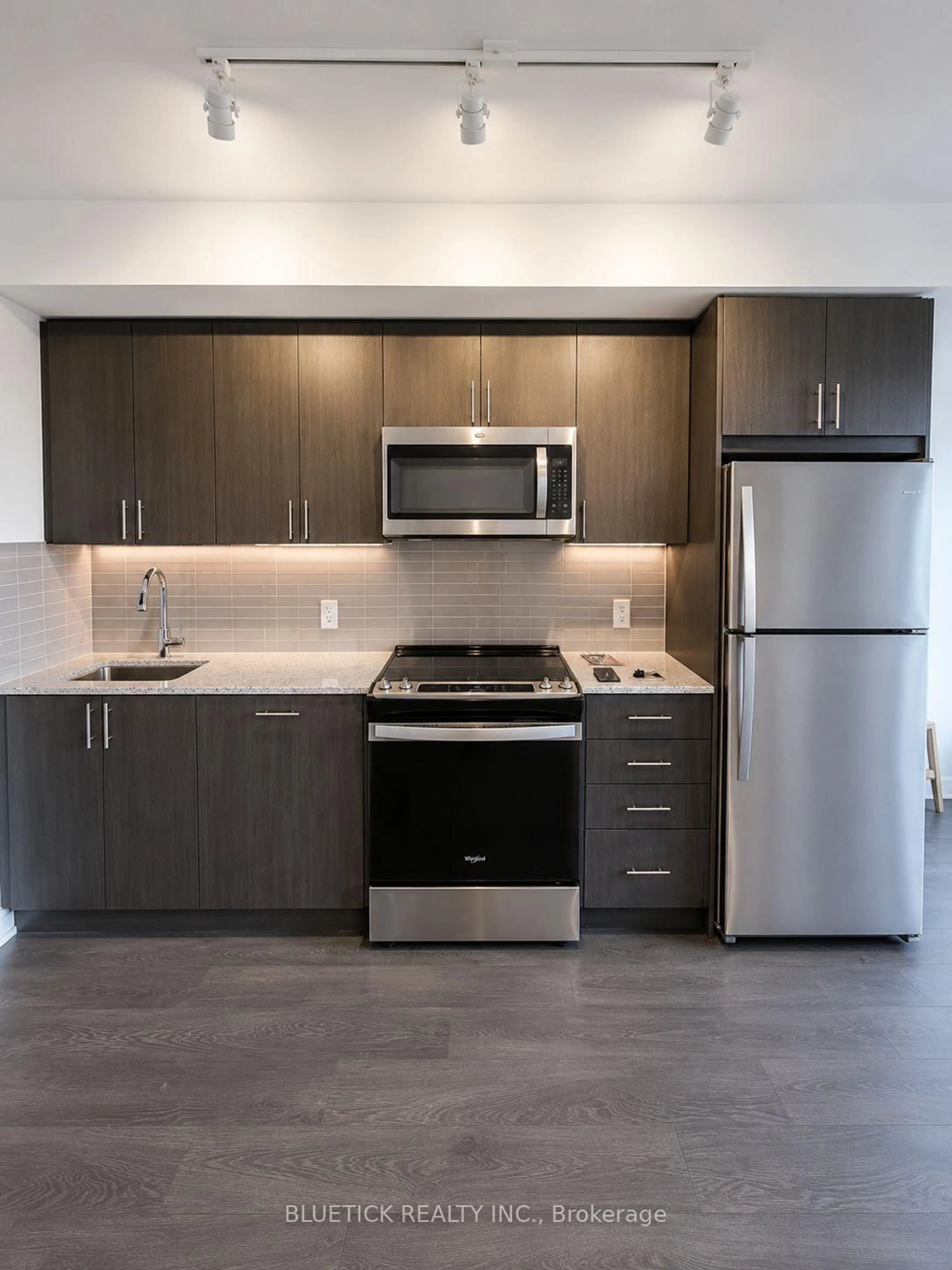Standard kitchen, unknown for 2550 Simcoe St #2508, Oshawa Ontario L1L 0R5