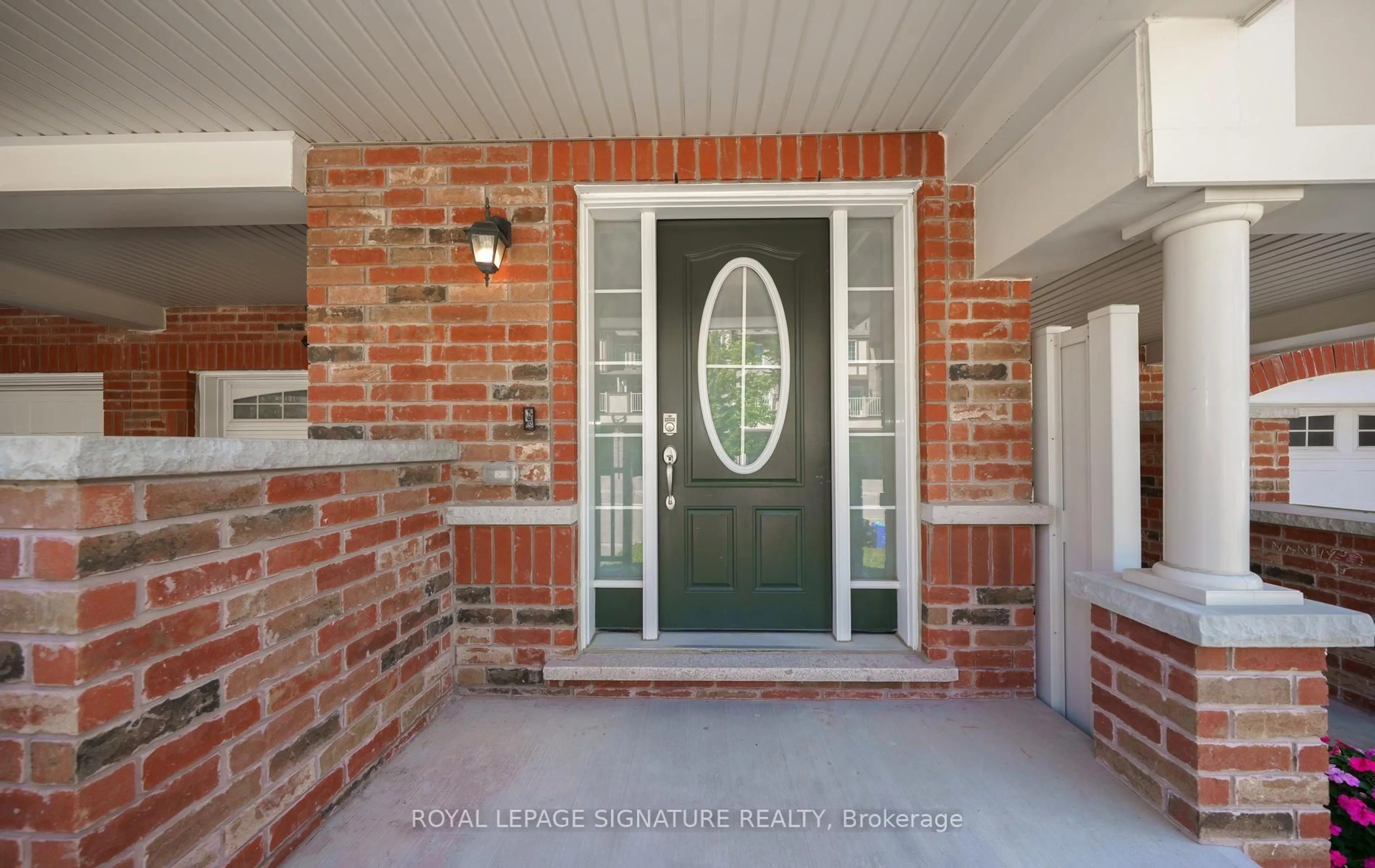 Unknown for 1085 Silk St, Pickering Ontario L1X 0B8
