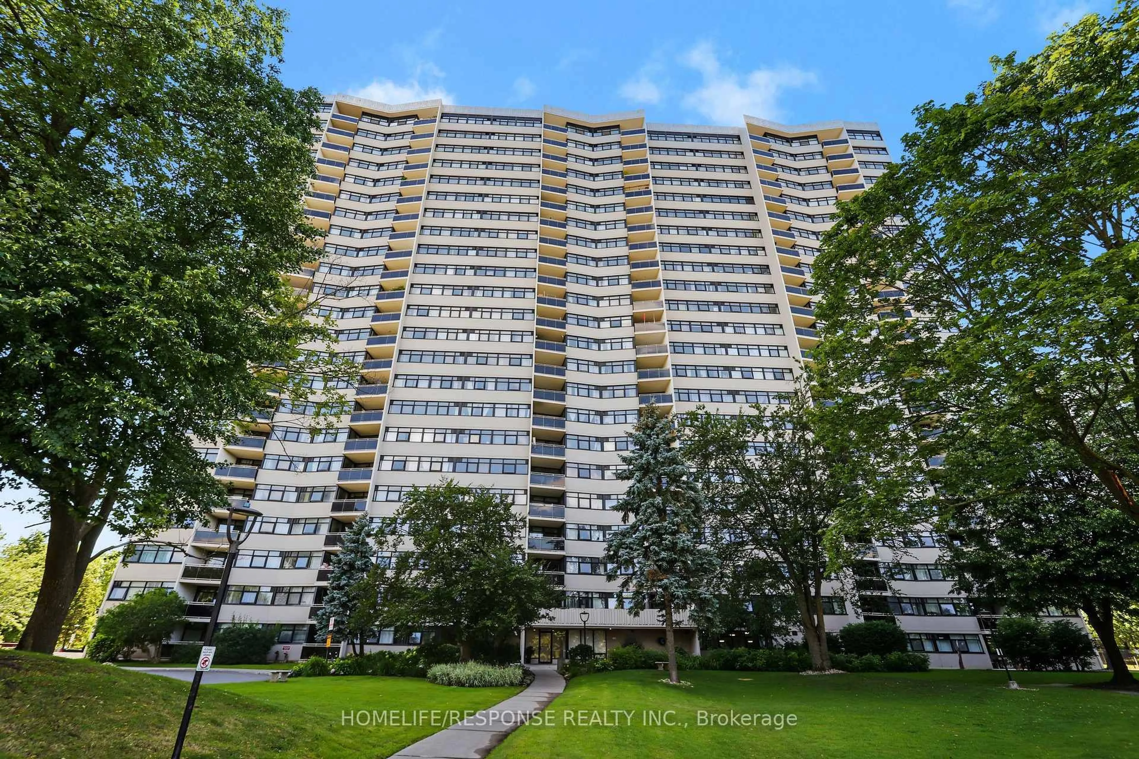 A pic from outside/outdoor area/front of a property/back of a property/a pic from drone, unknown for 100 ECHO POINT #1801, Toronto Ontario M1W 2V2