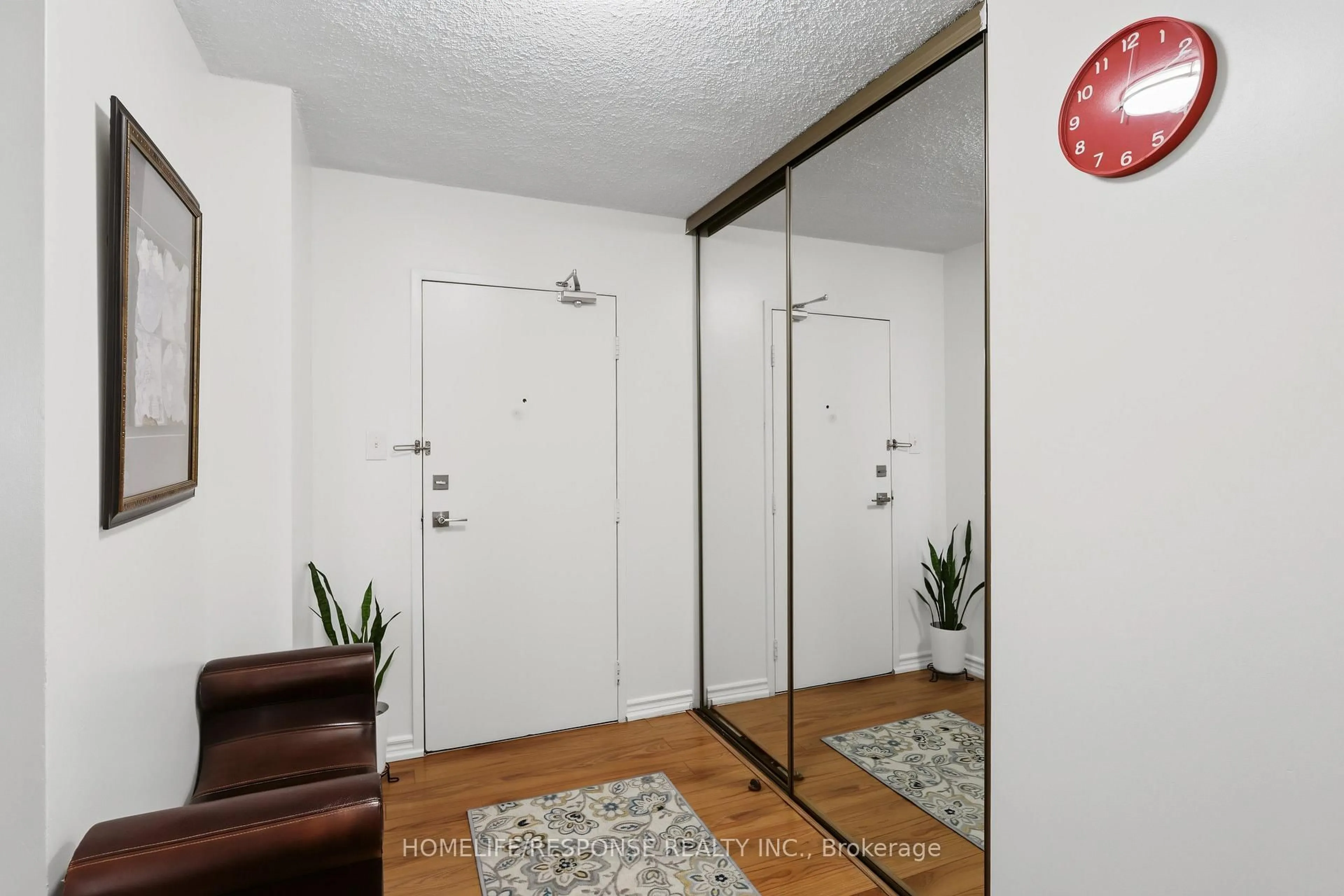 Indoor entryway for 100 ECHO POINT #1801, Toronto Ontario M1W 2V2