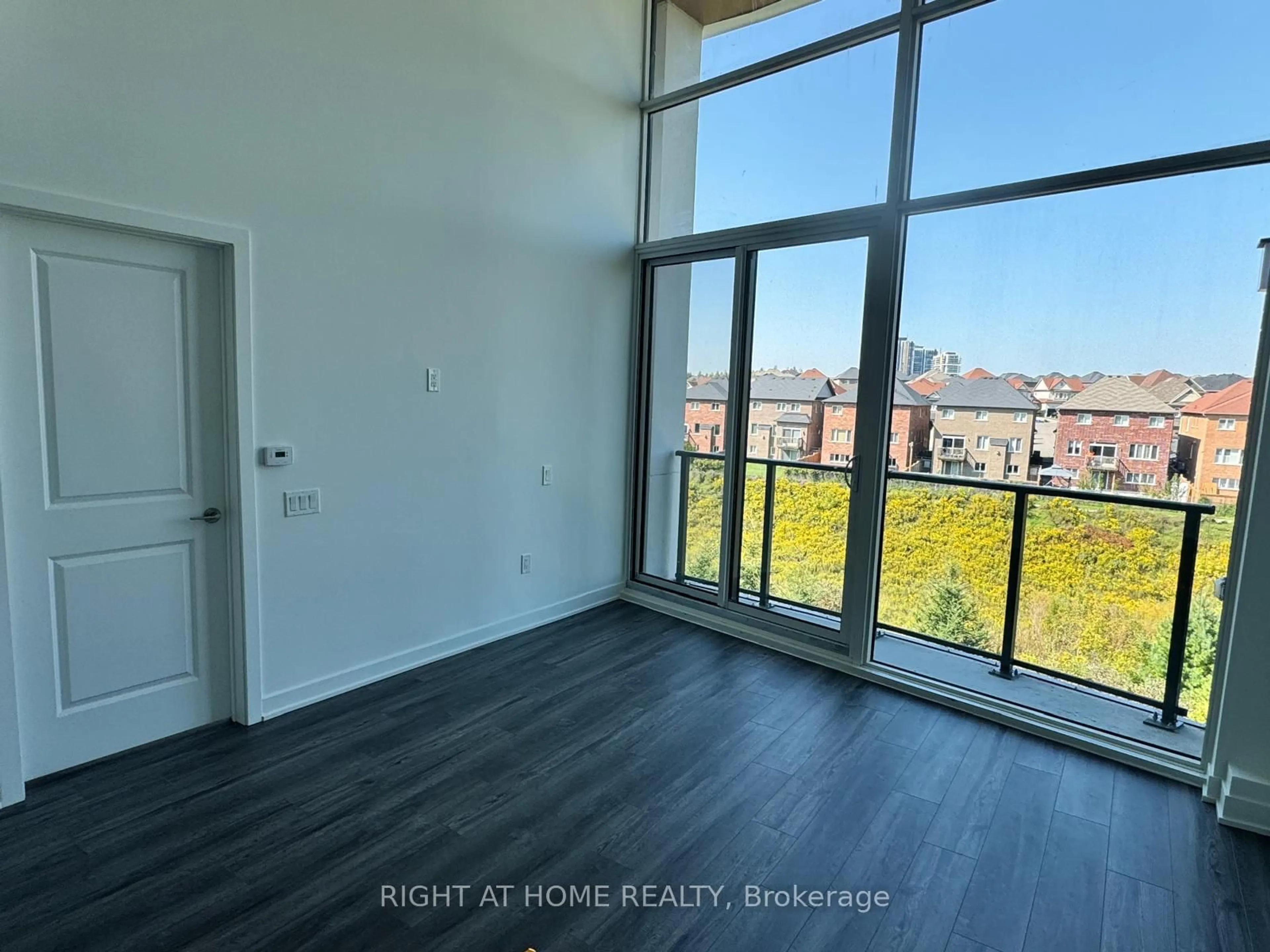 A pic of a room for 385 Arctic Red Dr #417, Oshawa Ontario L1L 0W9