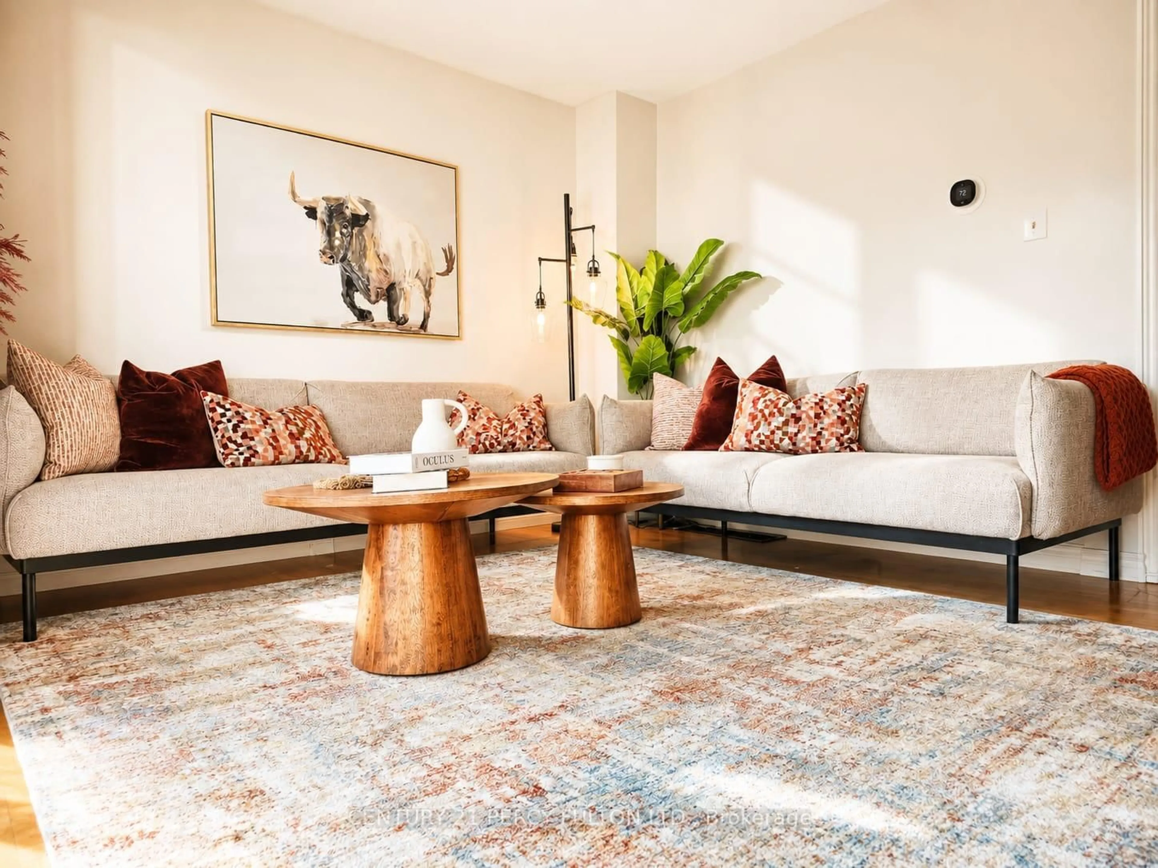 Living room with furniture, carpet floor for 580 Eyer Dr #22, Pickering Ontario L1W 3B7