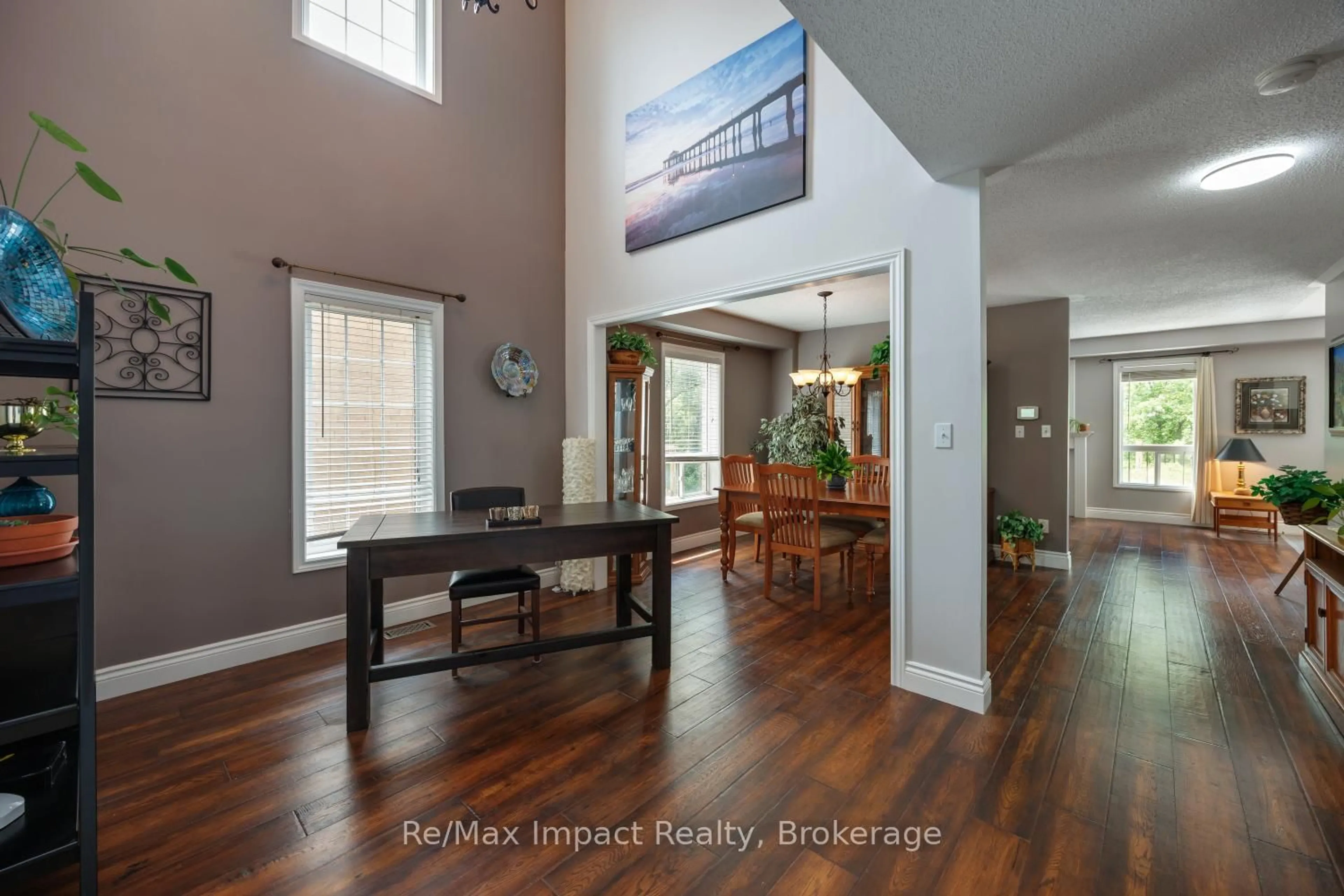 Indoor entryway for 667 Brasswinds Tr, Oshawa Ontario L1K 2Z2