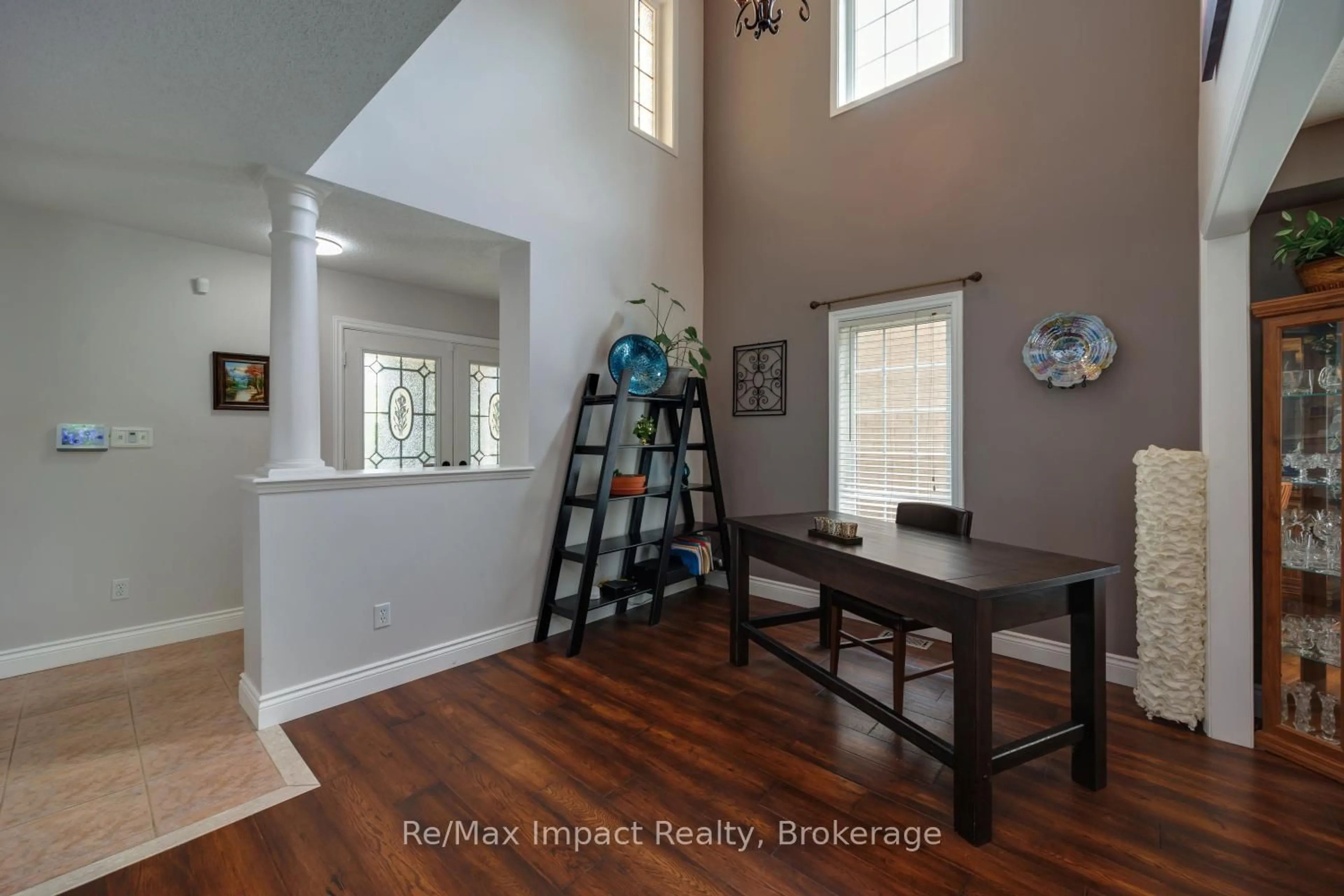Indoor entryway for 667 Brasswinds Tr, Oshawa Ontario L1K 2Z2