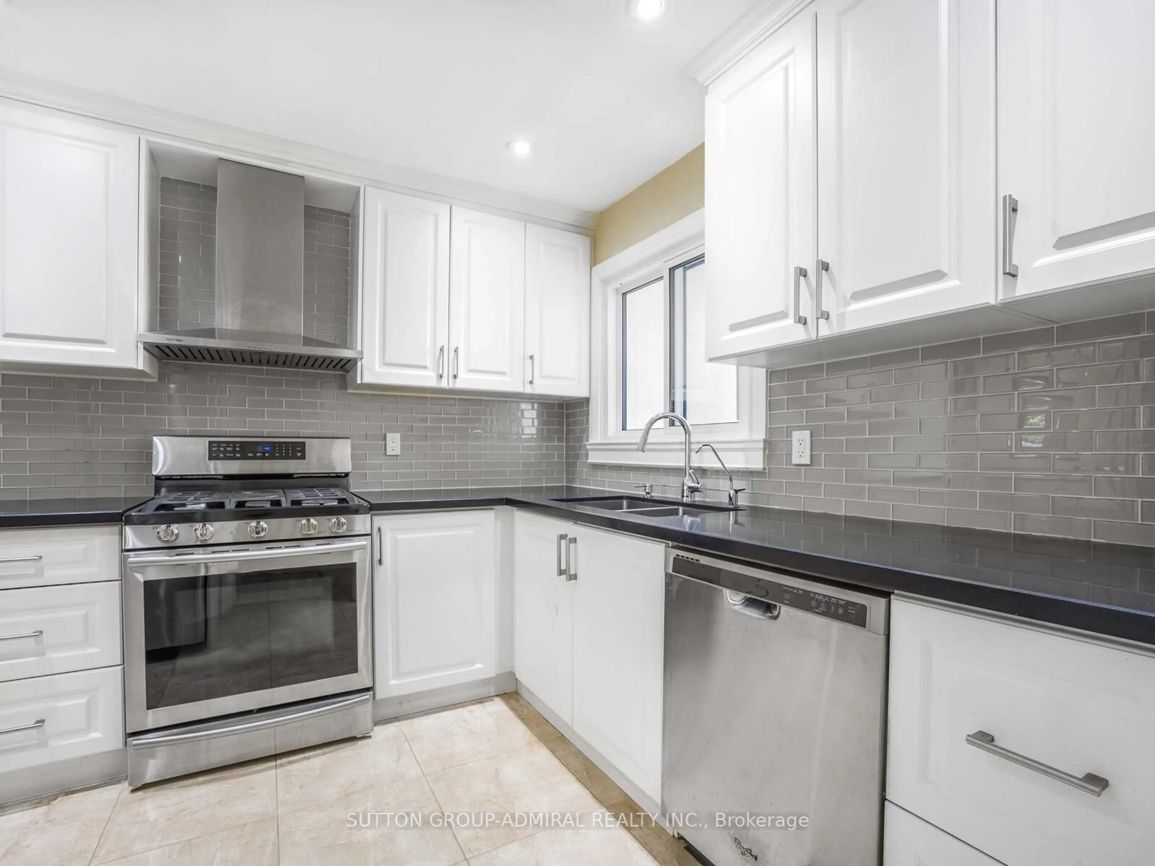 Standard kitchen, ceramic/tile floor for 1980 Faylee Cres, Pickering Ontario L1V 2V6