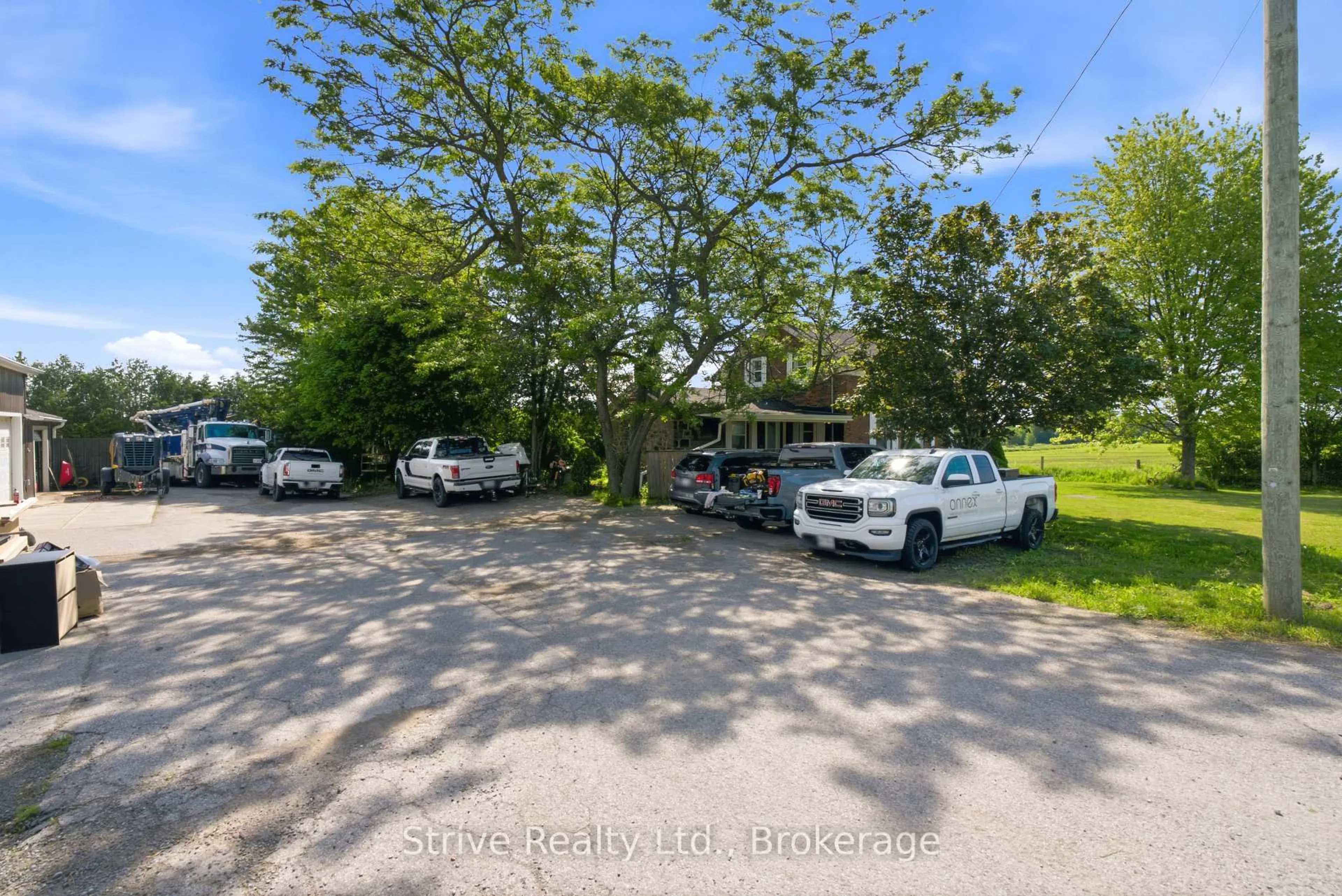 A pic from outside/outdoor area/front of a property/back of a property/a pic from drone, street for 2433 Courtice Rd, Clarington Ontario L1E 2M8