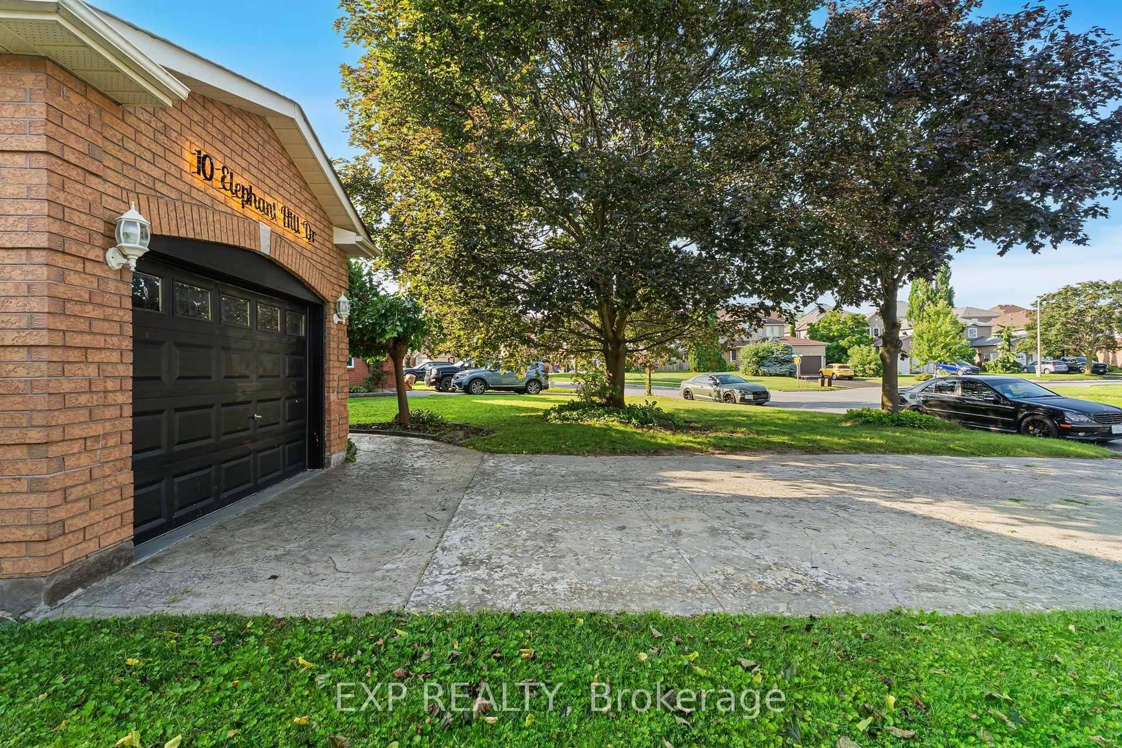 A pic from outside/outdoor area/front of a property/back of a property/a pic from drone, street for 10 Elephant Hill Dr, Clarington Ontario L1C 4M5