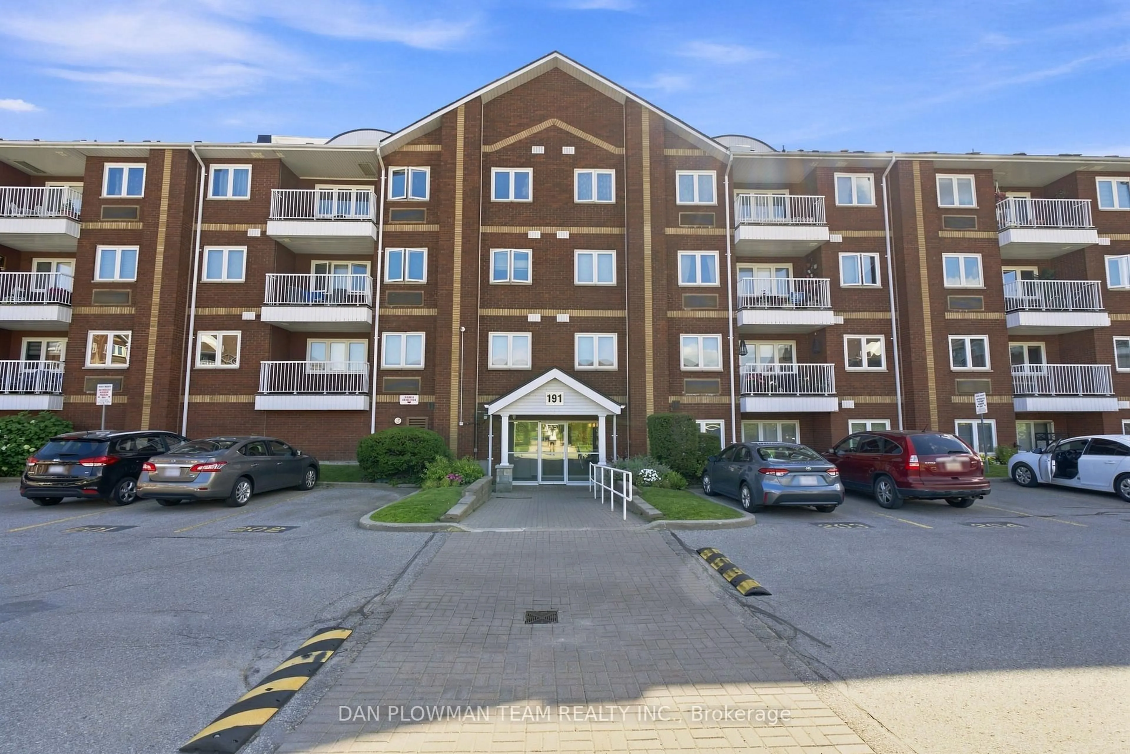 A pic from outside/outdoor area/front of a property/back of a property/a pic from drone, unknown for 191 Lake Driveway Dr #410, Ajax Ontario L1S 7H9