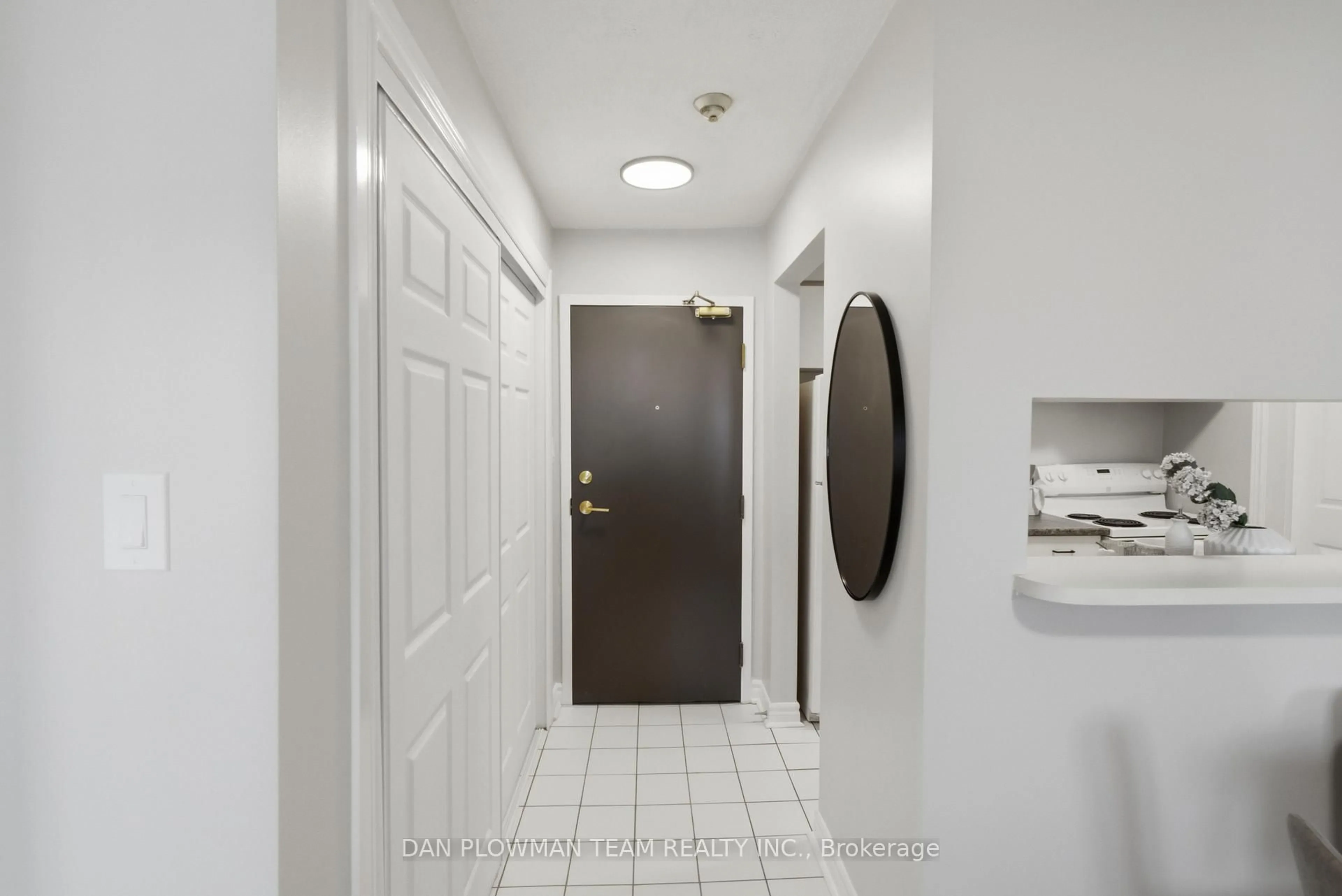 Indoor entryway for 191 Lake Driveway Dr #410, Ajax Ontario L1S 7H9
