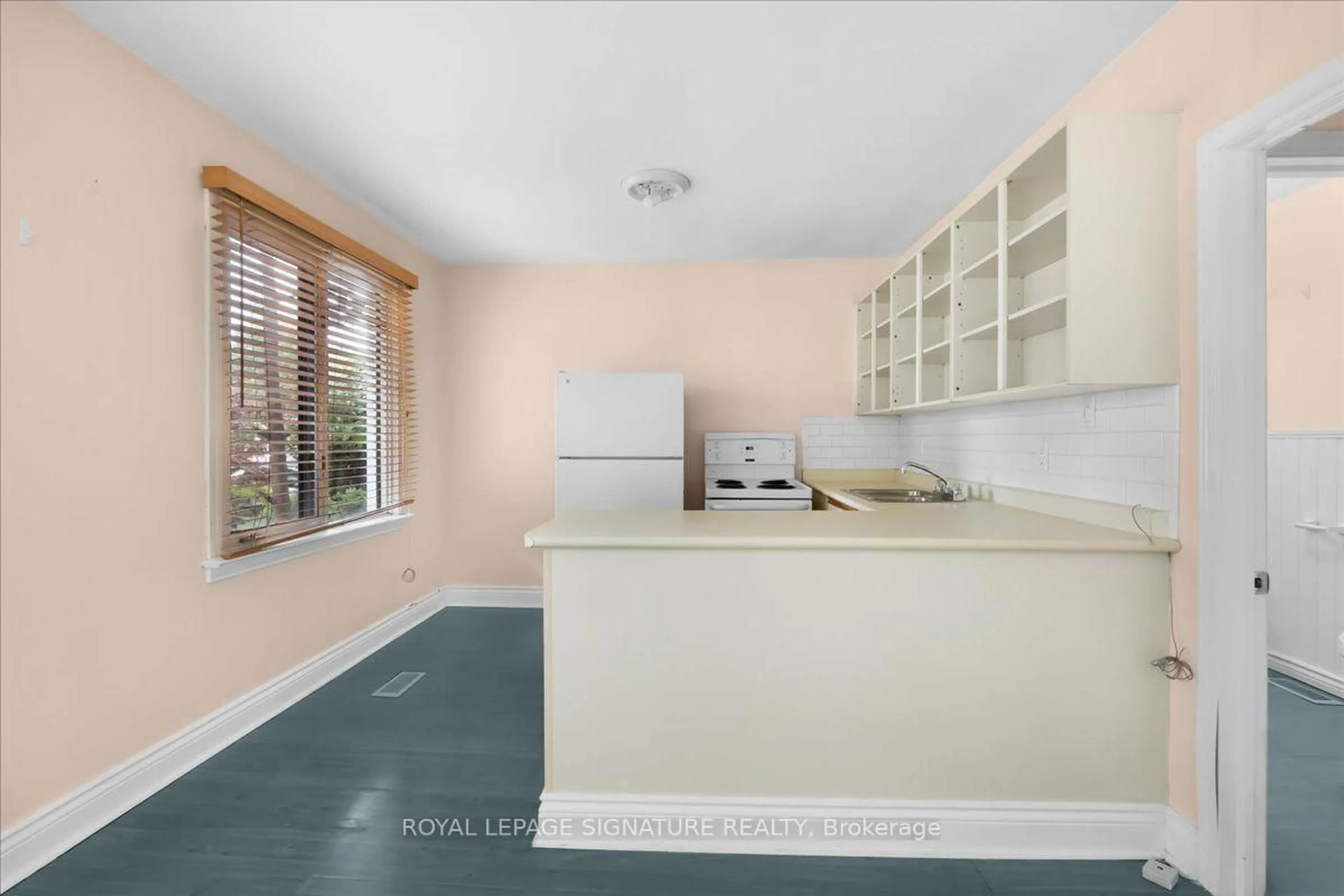 Standard kitchen, unknown for 138 Gradwell Dr, Toronto Ontario M1M 2N2