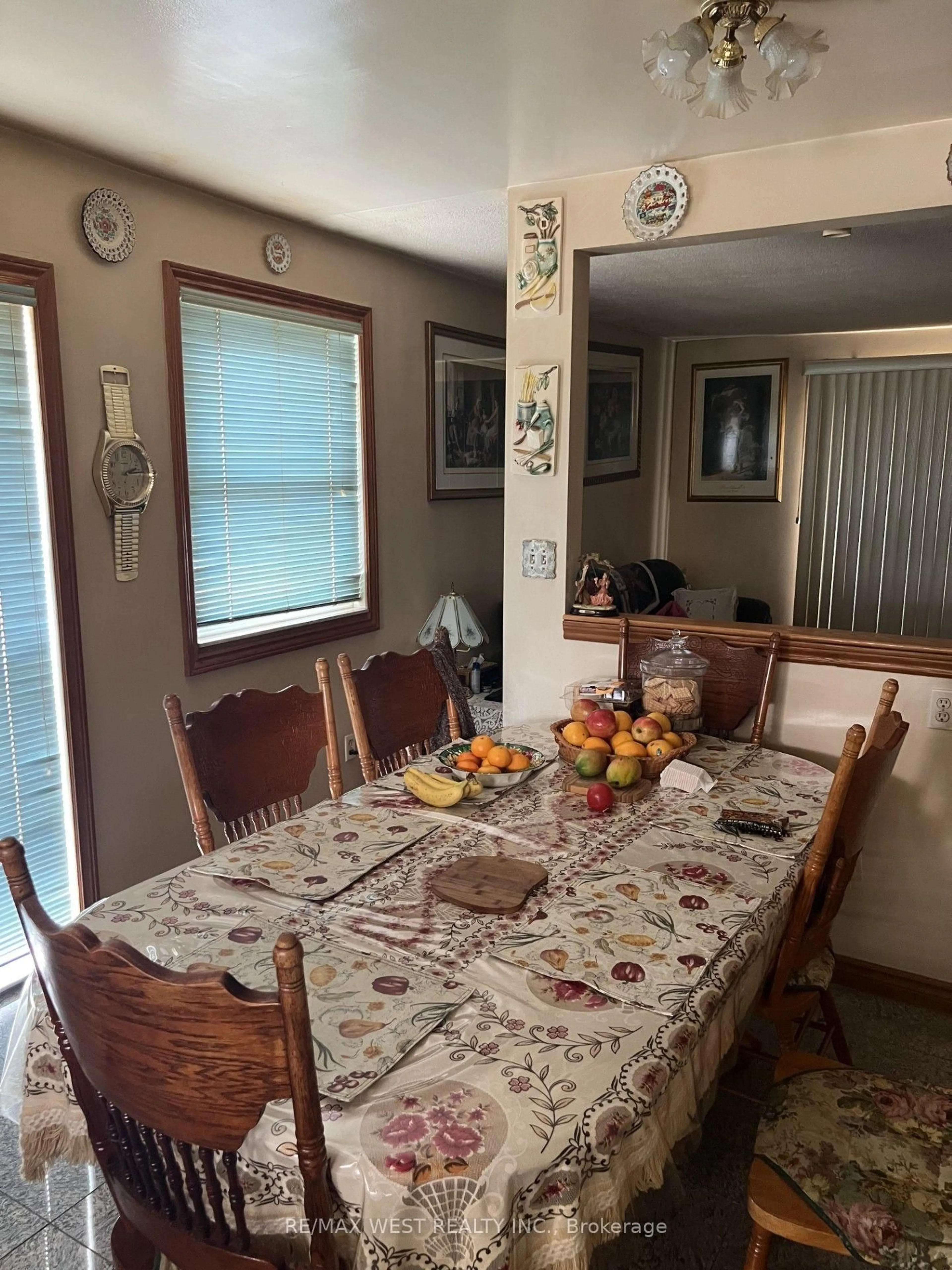 Dining room, unknown for 20 Billingsgate Cres, Ajax Ontario L1S 2R8