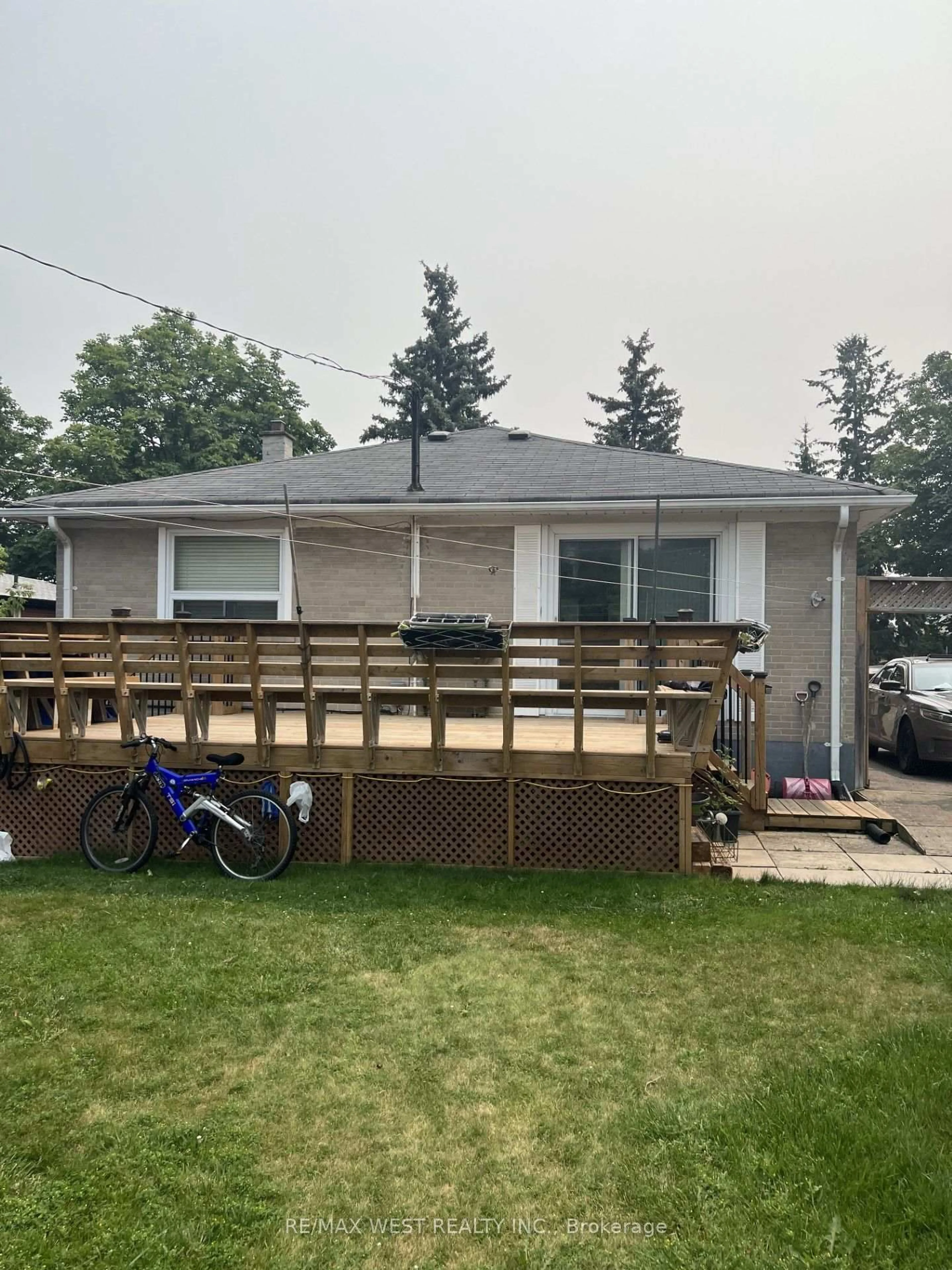 Unknown for 20 Billingsgate Cres, Ajax Ontario L1S 2R8