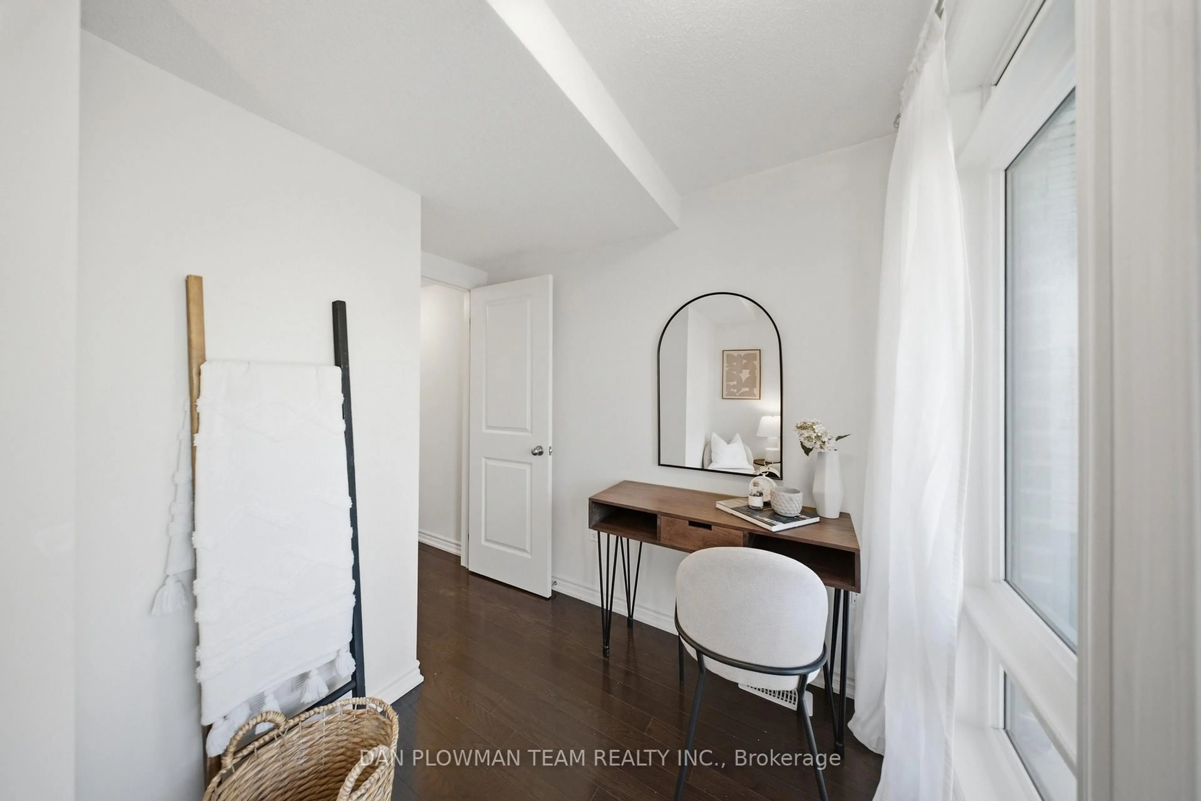 A pic of a room for 484 Salem Rd, Ajax Ontario L1S 0G9