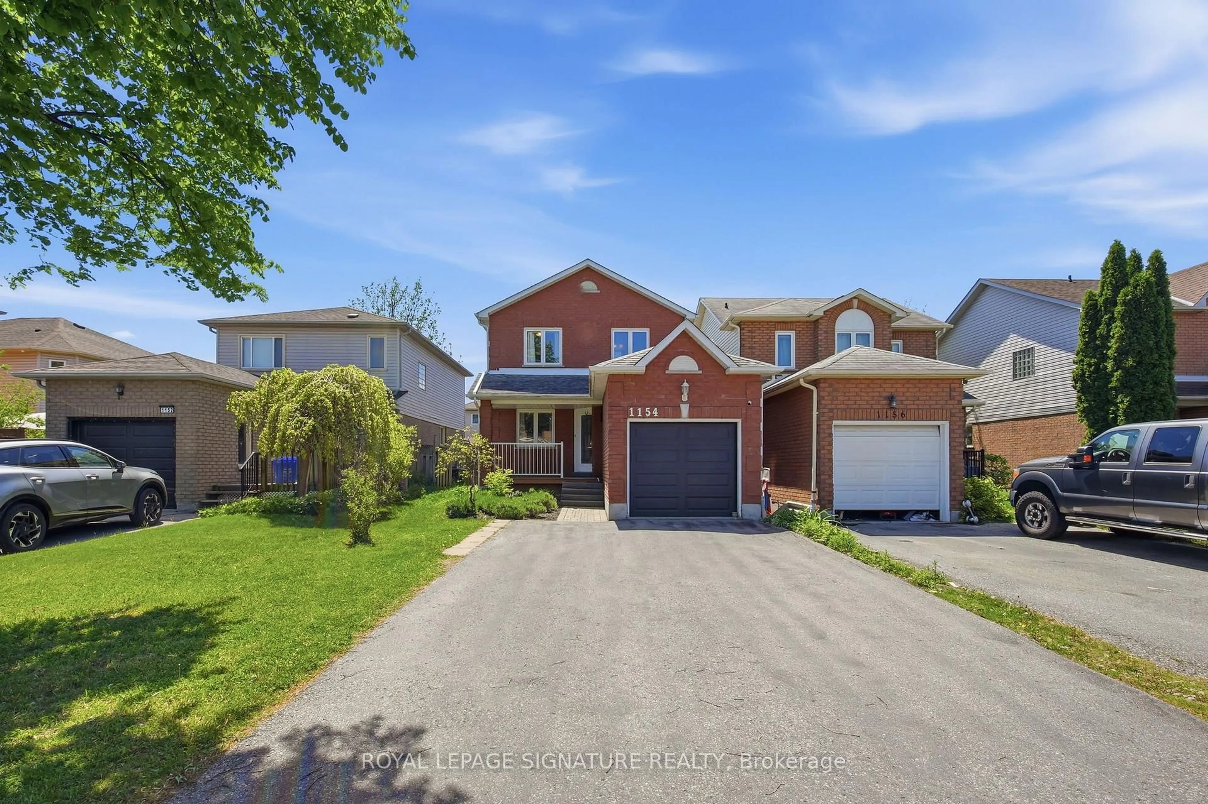 A pic from outside/outdoor area/front of a property/back of a property/a pic from drone, street for 1154 Beaver Valley Cres, Oshawa Ontario L1J 8N3