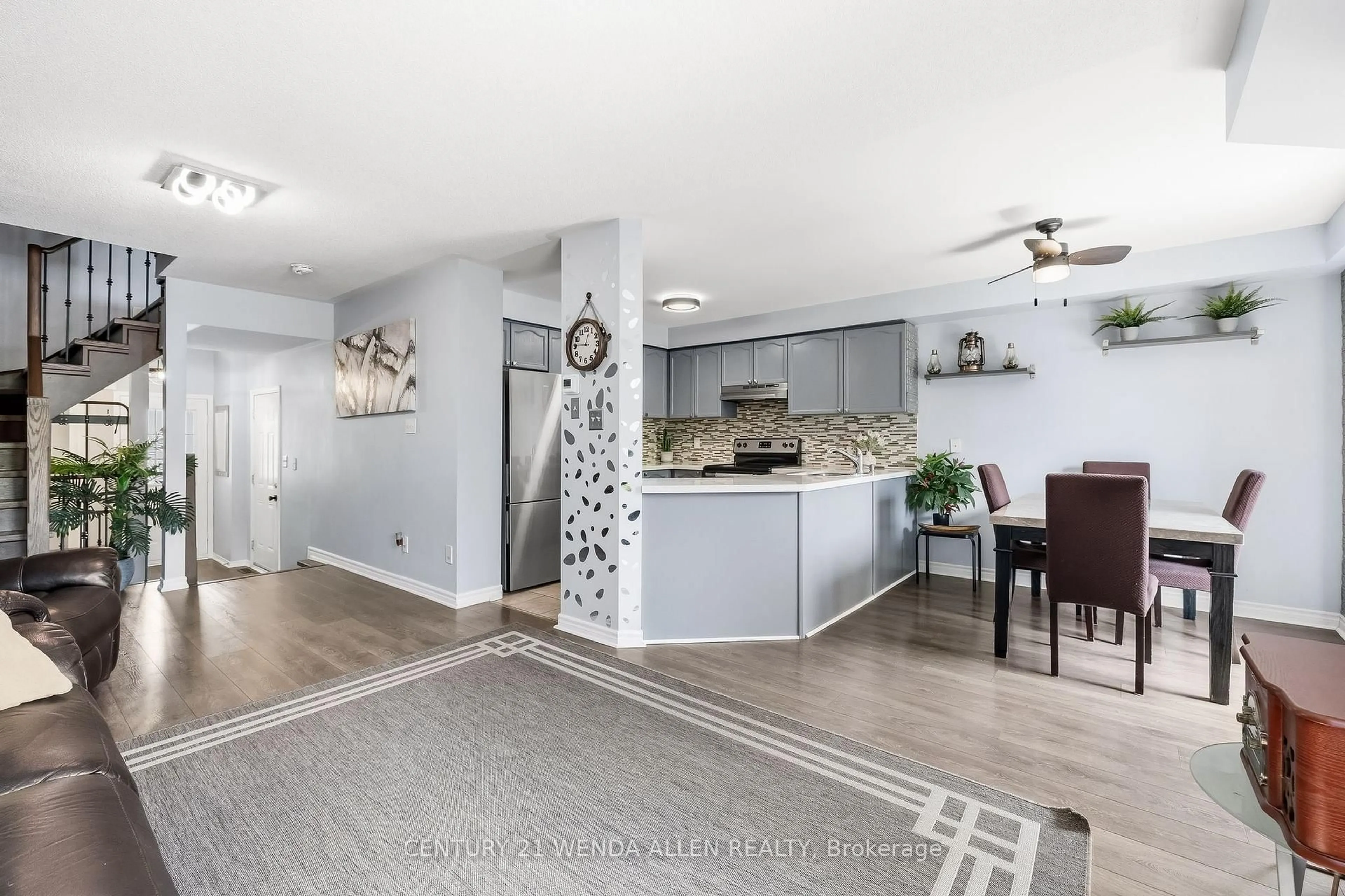 Open concept kitchen, ceramic/tile floor for 5 Jays Dr, Whitby Ontario L1R 2P5