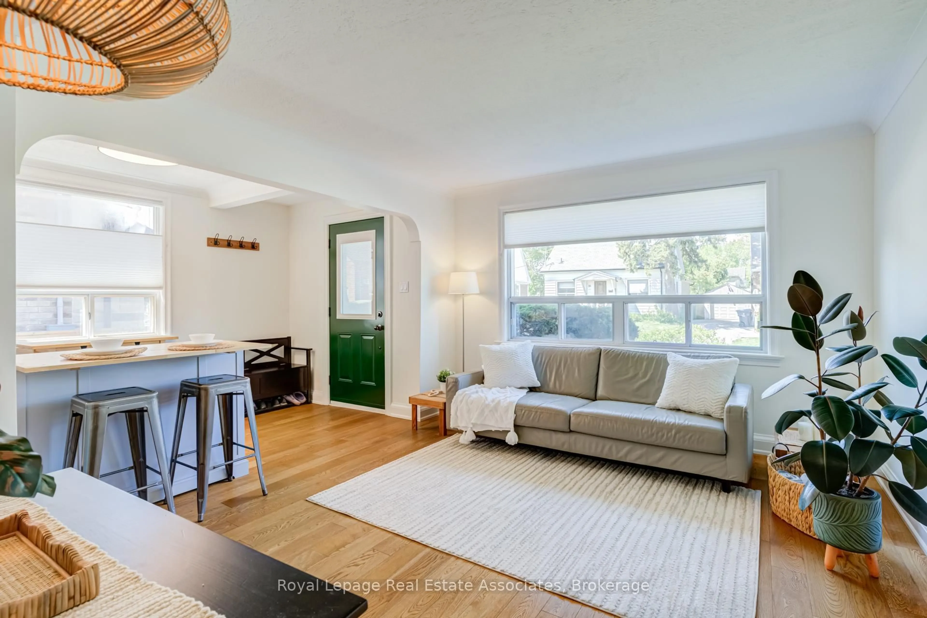 Living room with furniture, wood/laminate floor for 43 Heale Ave, Toronto Ontario M1N 3X6