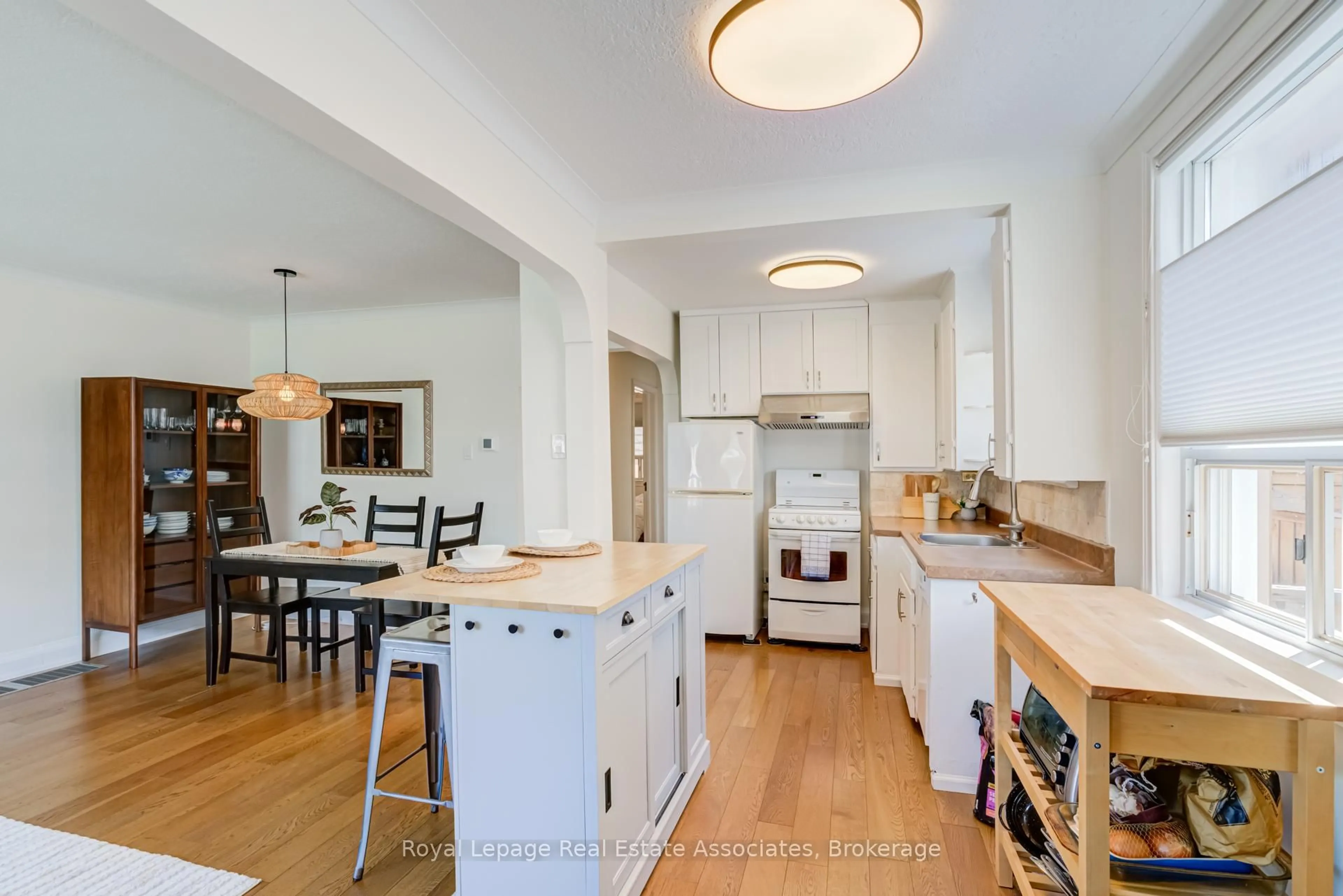 Open concept kitchen, unknown for 43 Heale Ave, Toronto Ontario M1N 3X6