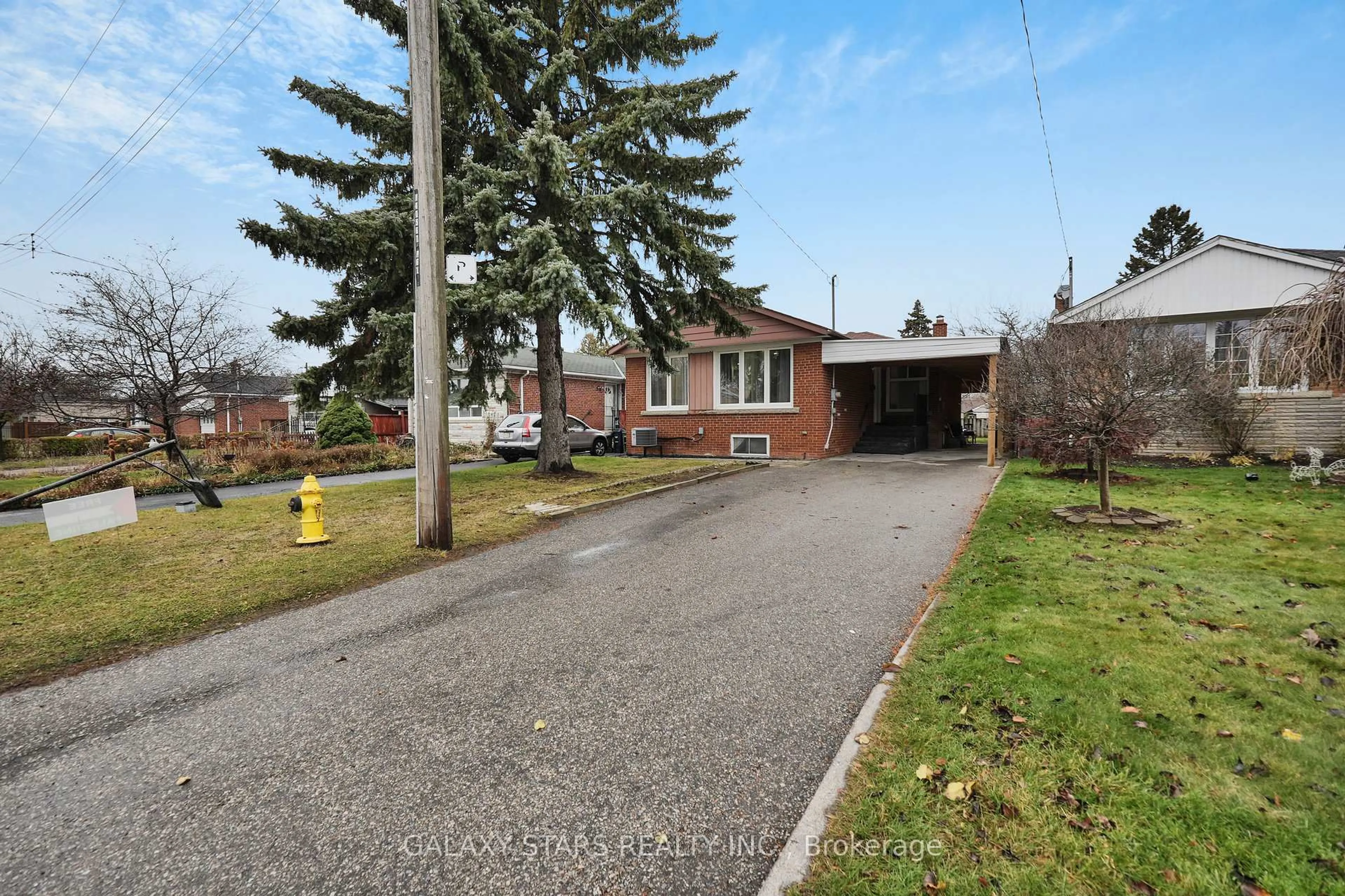 A pic from outside/outdoor area/front of a property/back of a property/a pic from drone, street for 61 Gage Ave, Toronto Ontario M1J 1T7