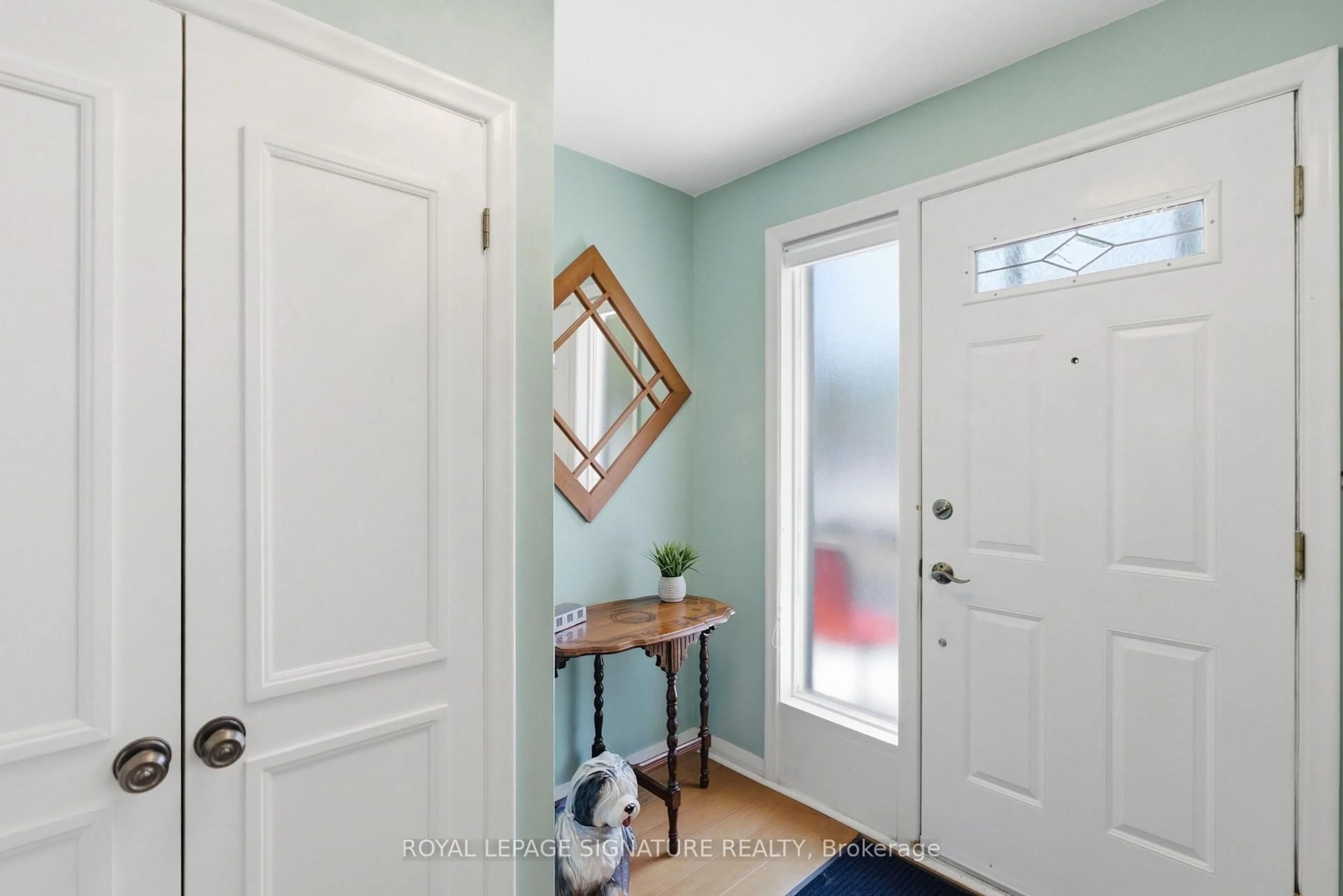 Indoor entryway for 29 Chandler Dr, Toronto Ontario M1G 1Z1