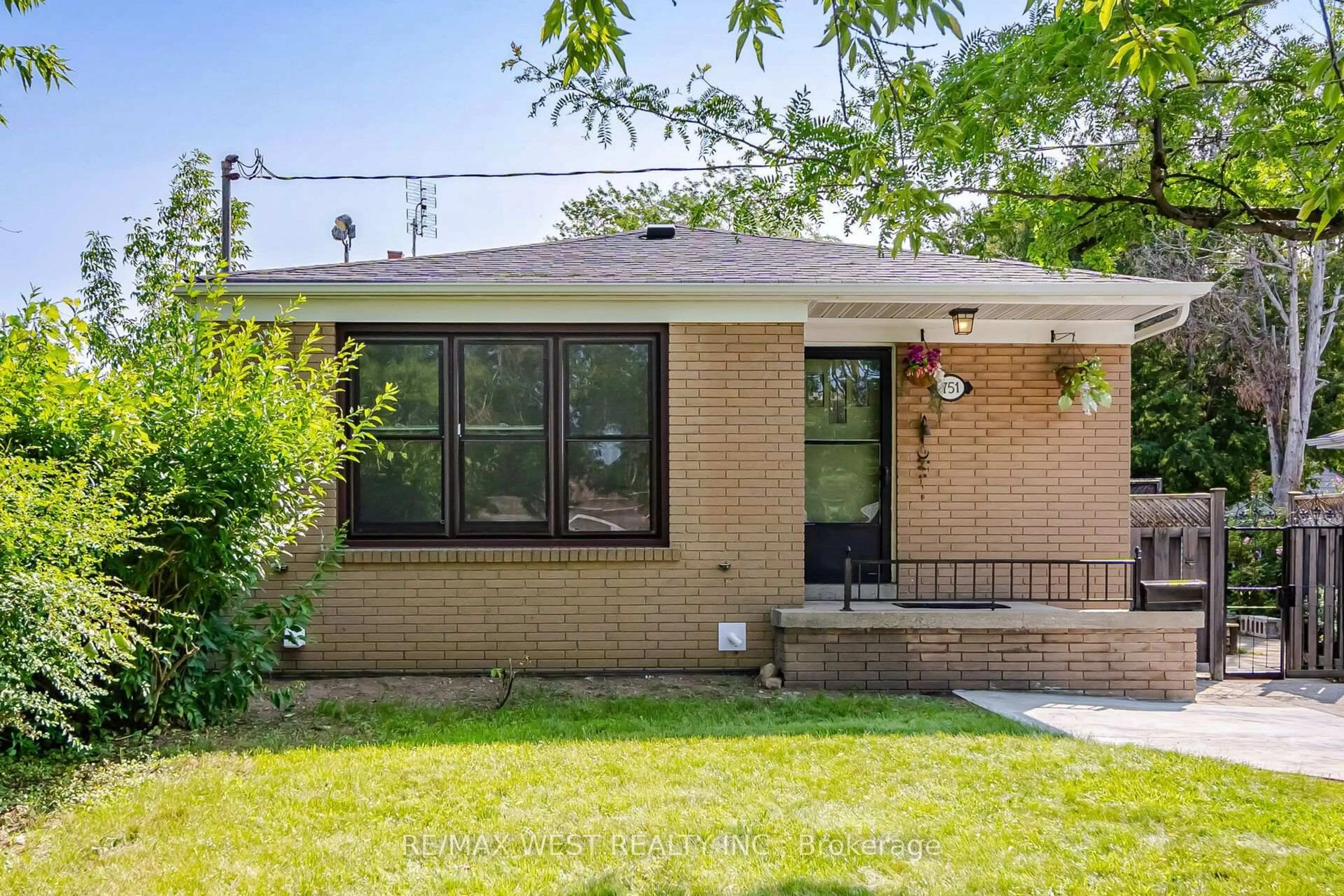 Home with brick exterior material, street for 751 Meadowvale Rd, Toronto Ontario M1C 1T1